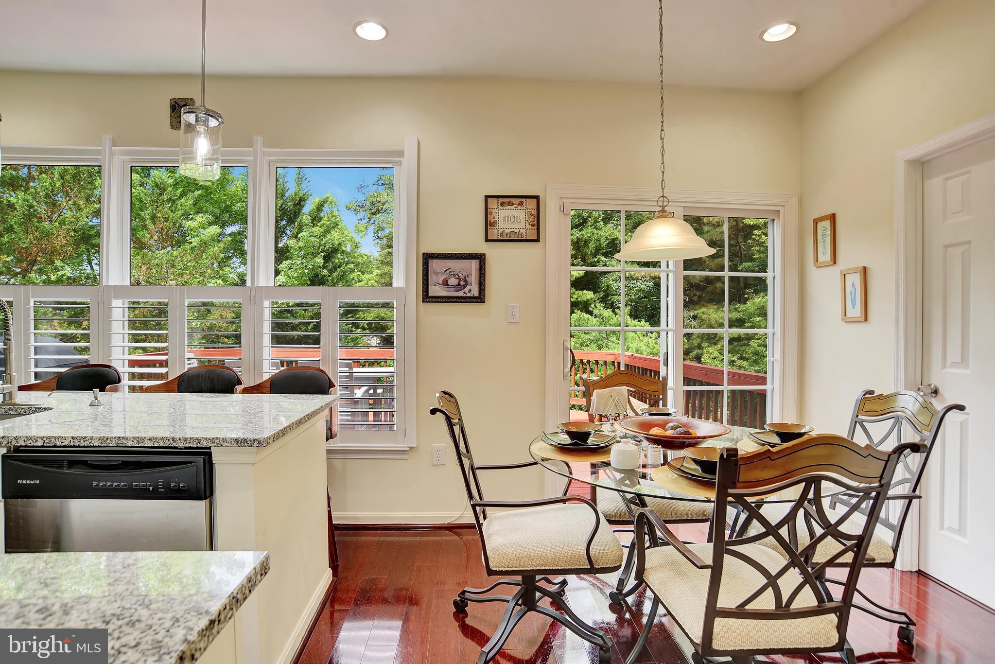 NORTHRIDGE - Residential