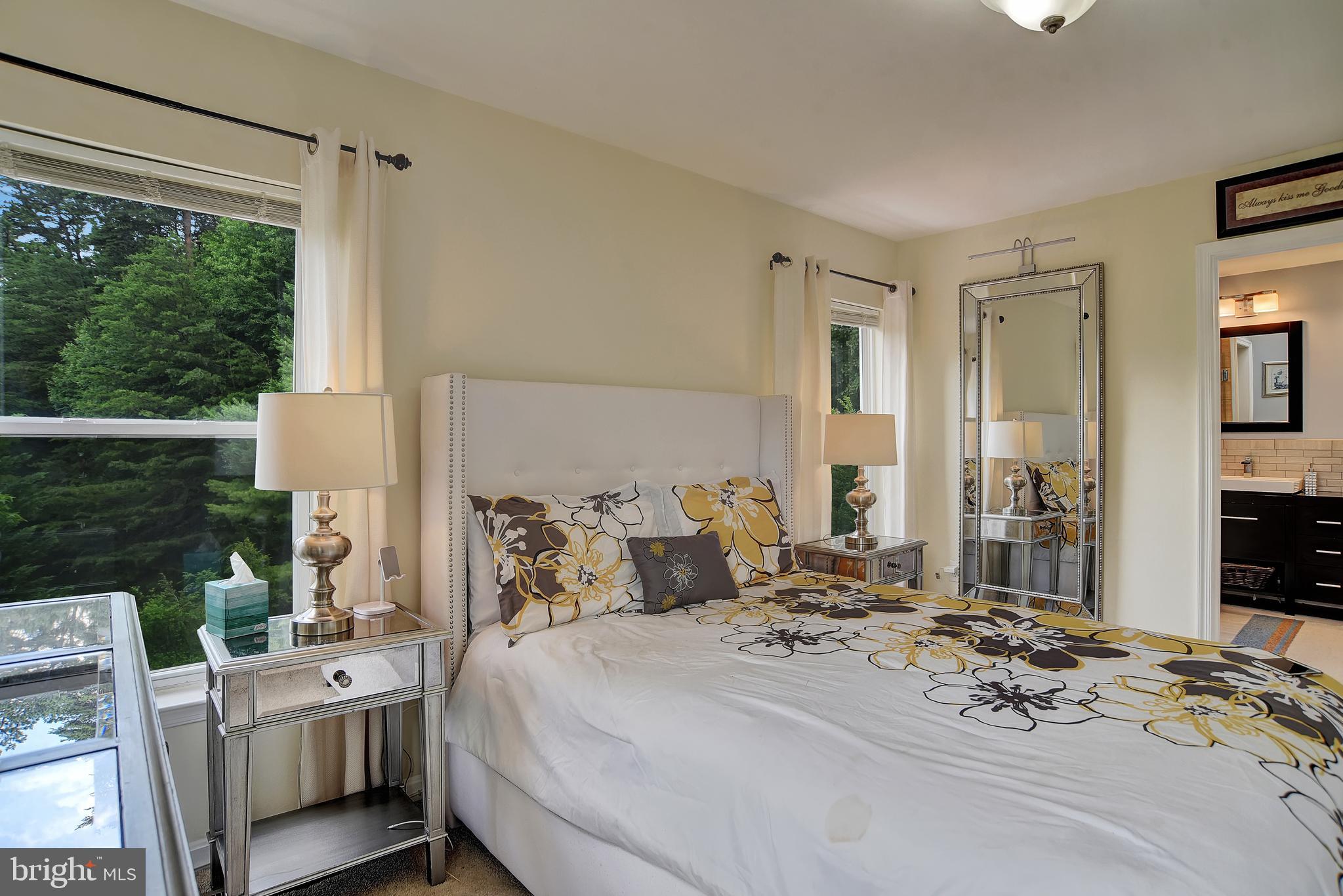 NORTHRIDGE - Residential