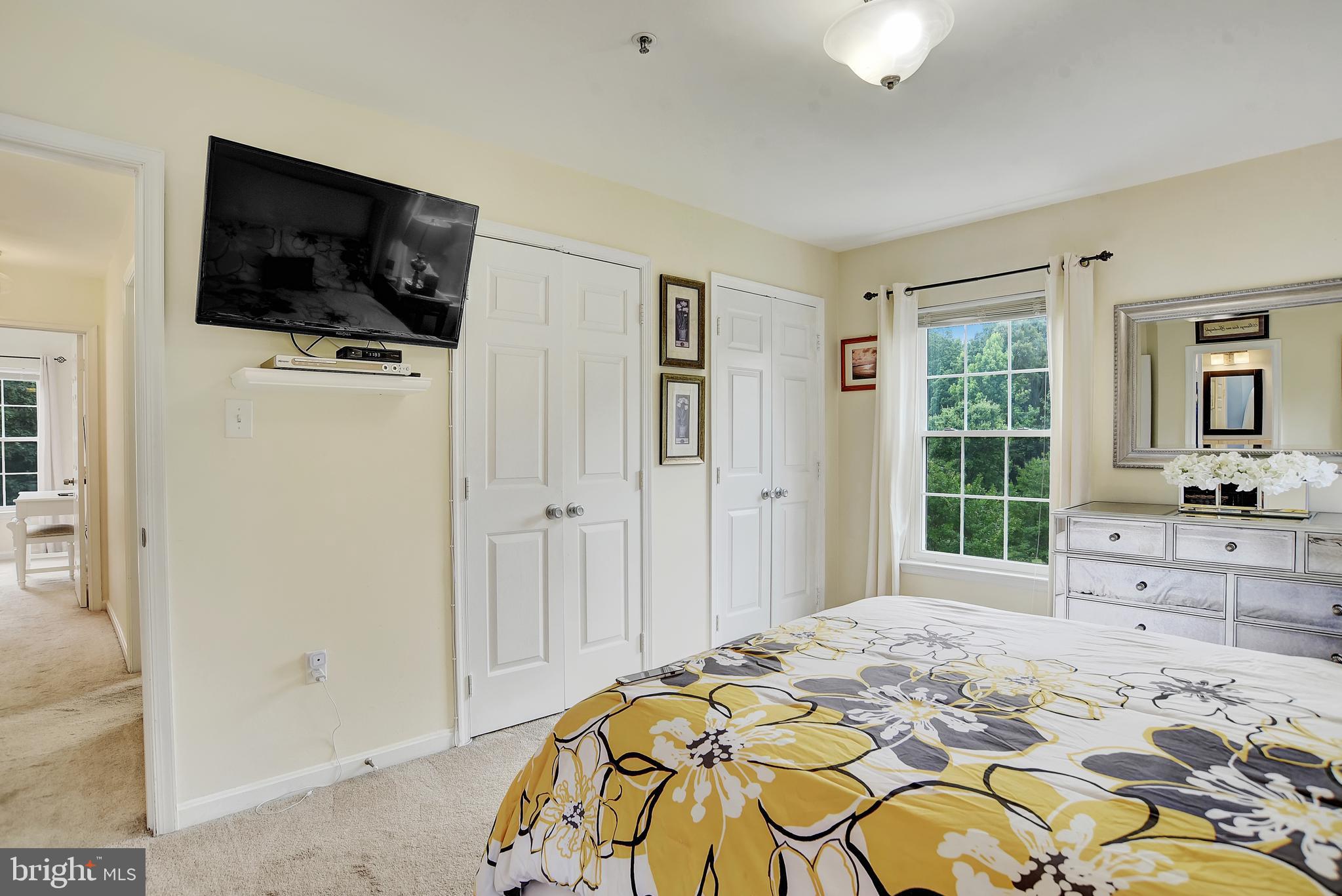 NORTHRIDGE - Residential