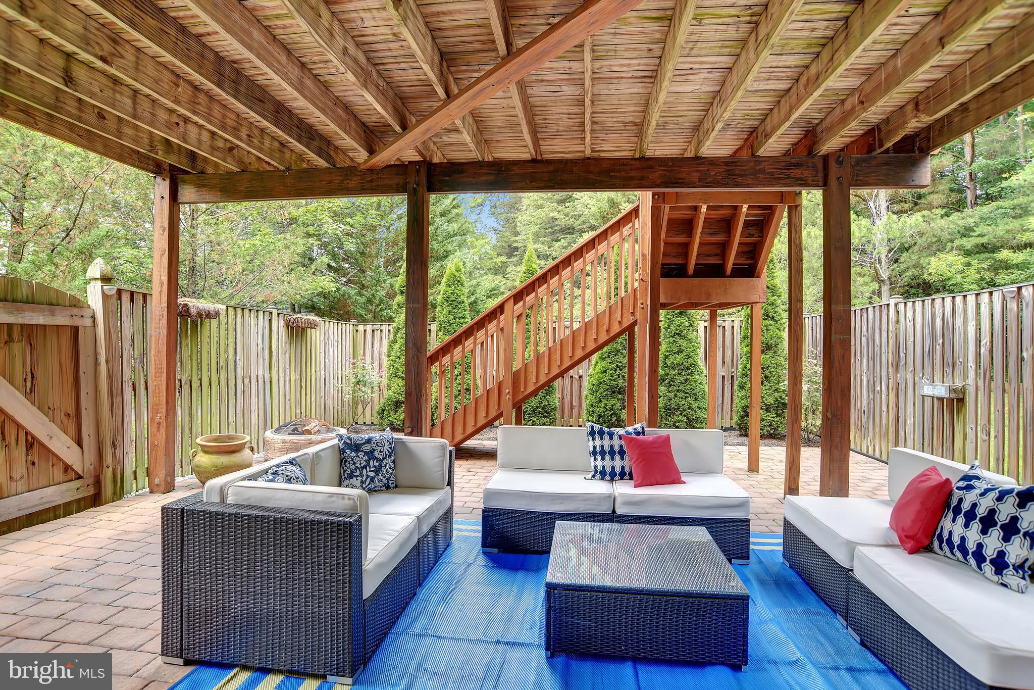 NORTHRIDGE - Residential