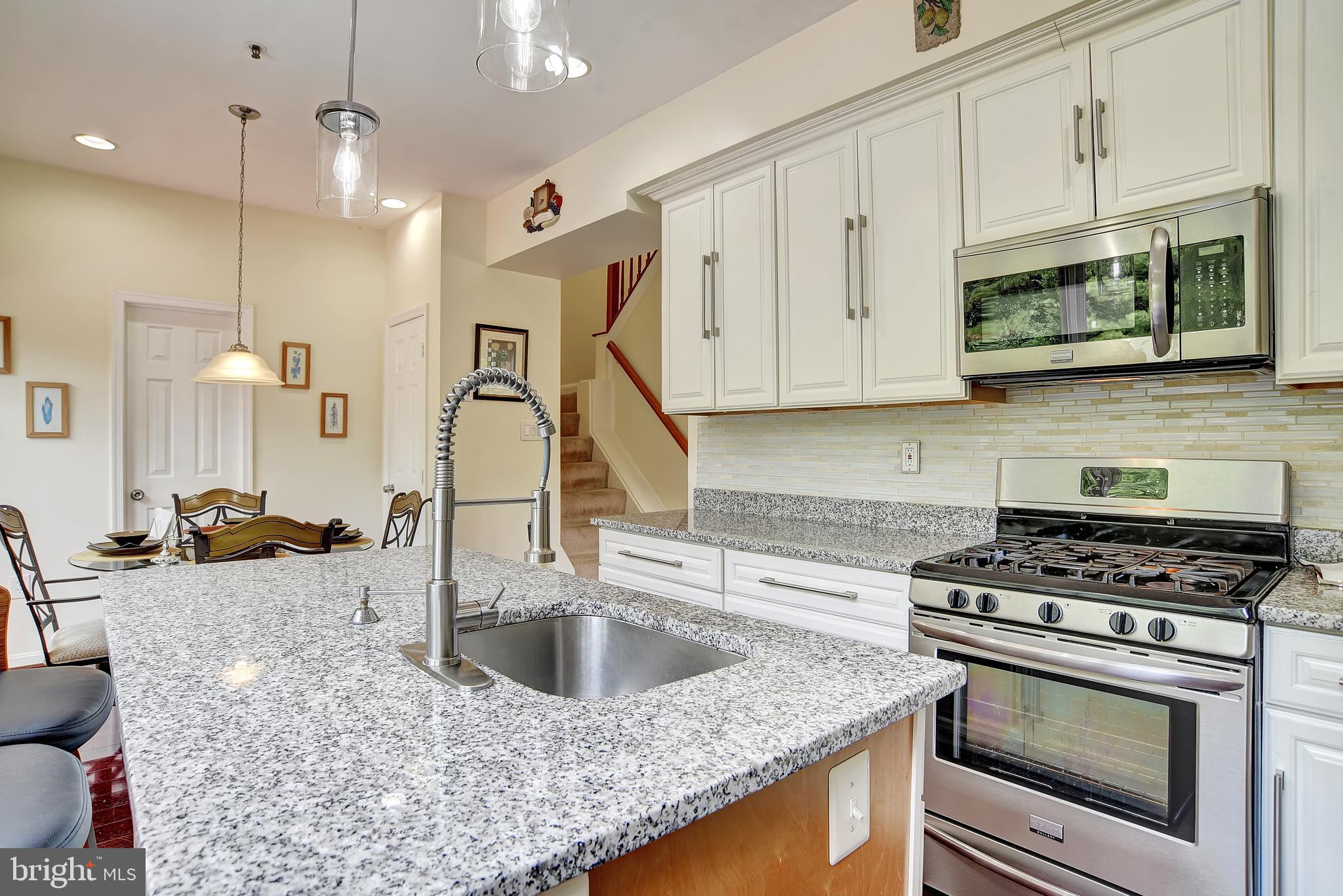 NORTHRIDGE - Residential