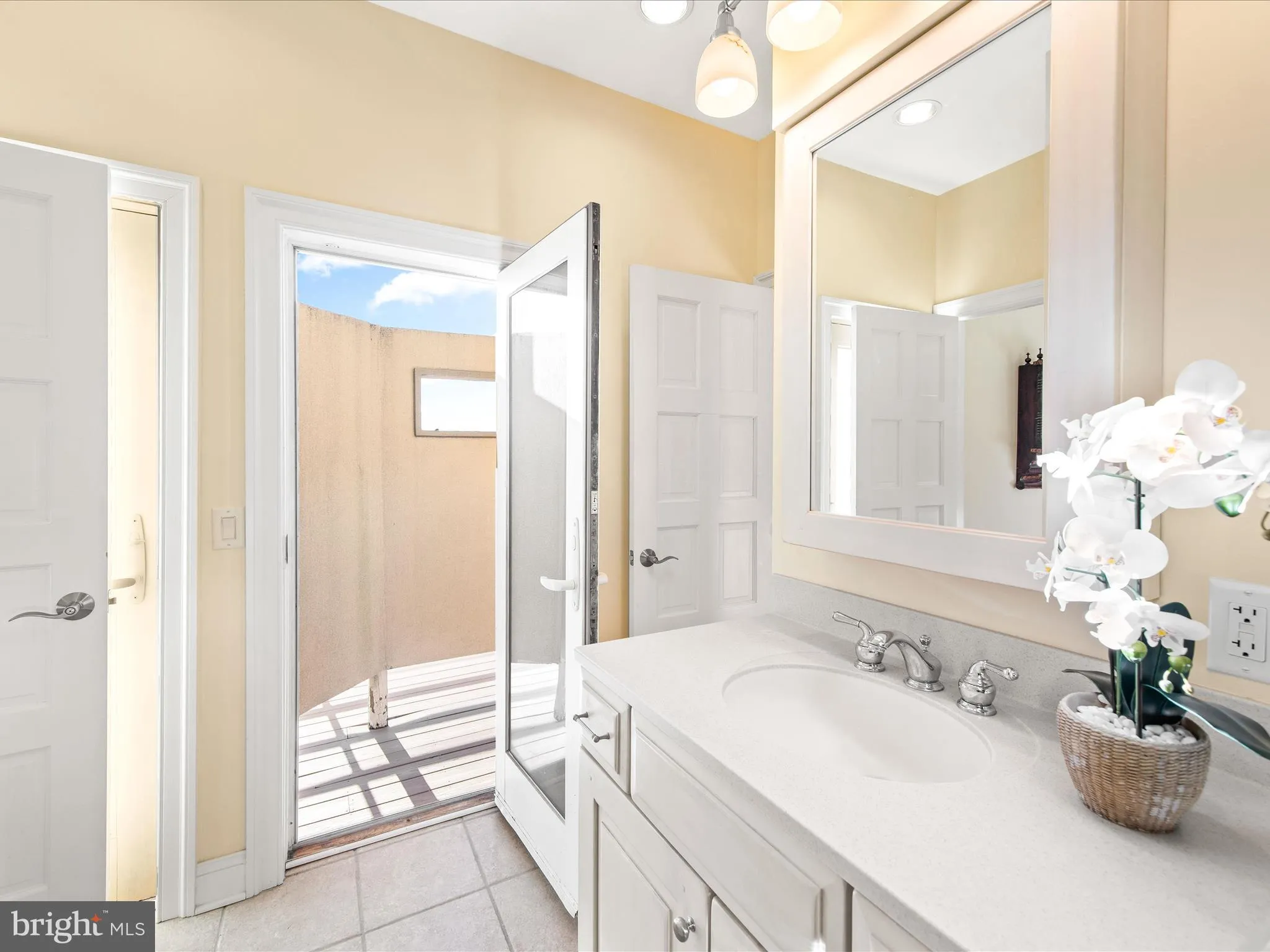 Rehoboth Beach, Delaware 19971, United States, 4 Bedrooms Bedrooms, ,5 BathroomsBathrooms,Residential,Active,178864