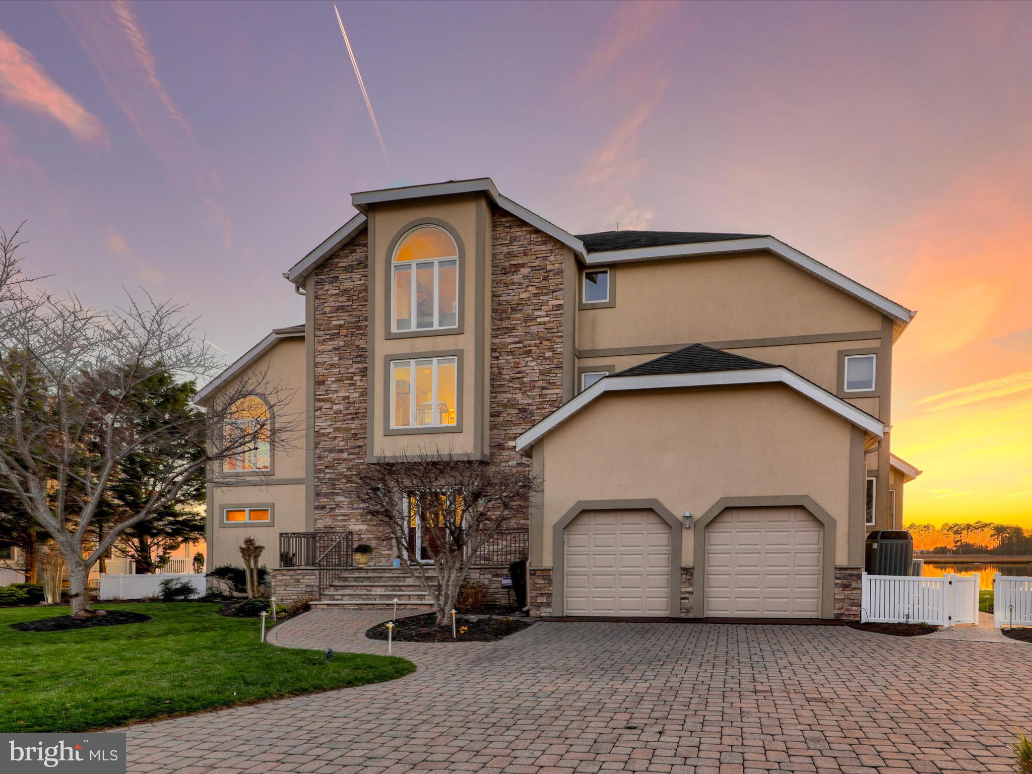 7 WHITE OAK ROAD