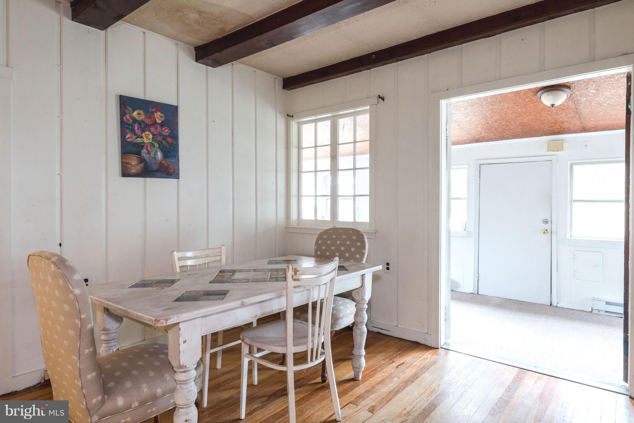 WOODLAND BEACH - Residential