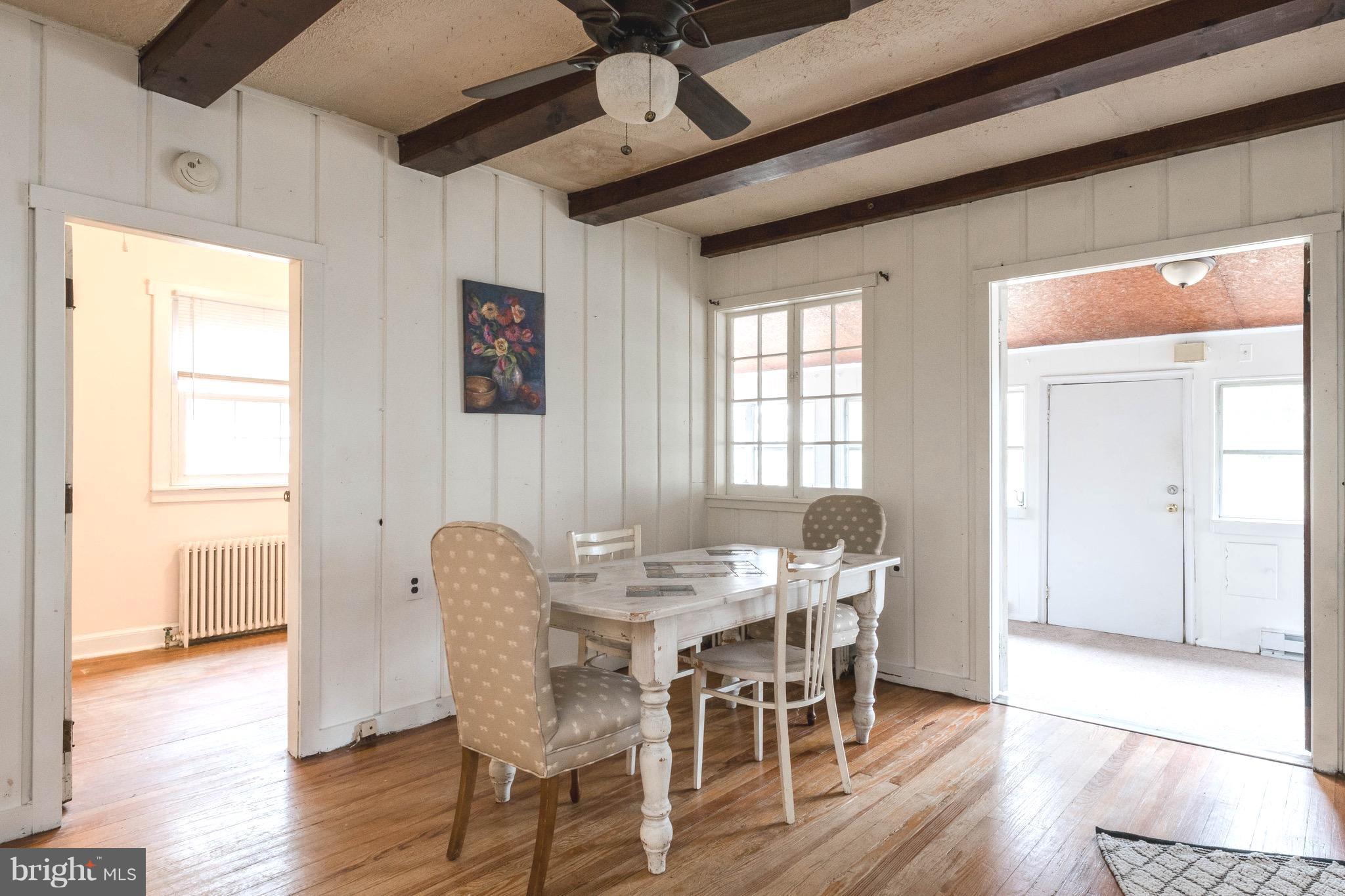 WOODLAND BEACH - Residential