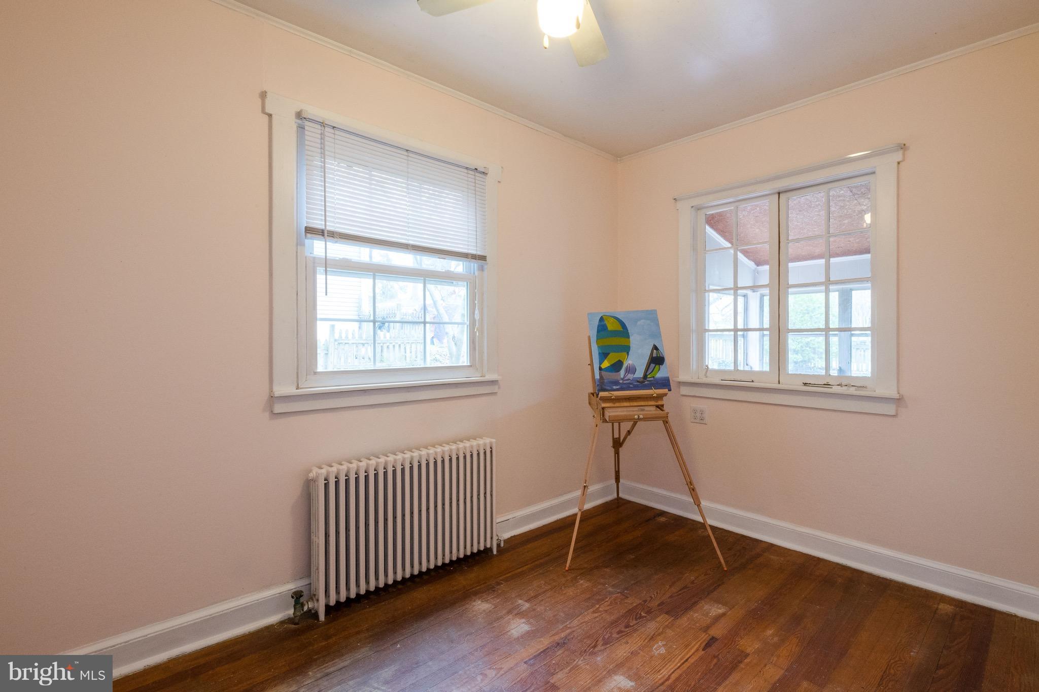 WOODLAND BEACH - Residential