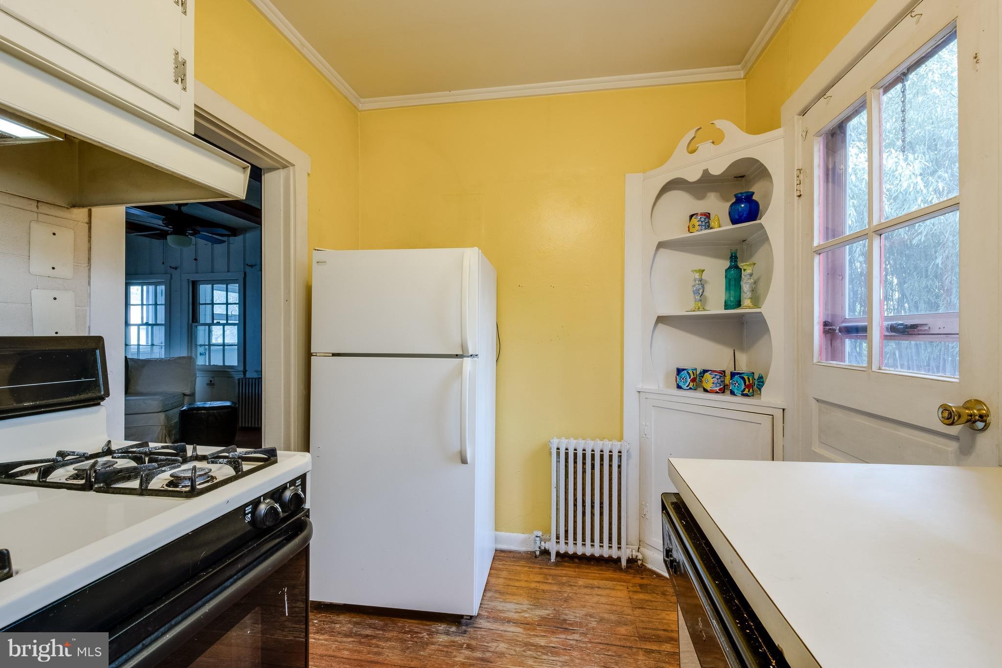 WOODLAND BEACH - Residential