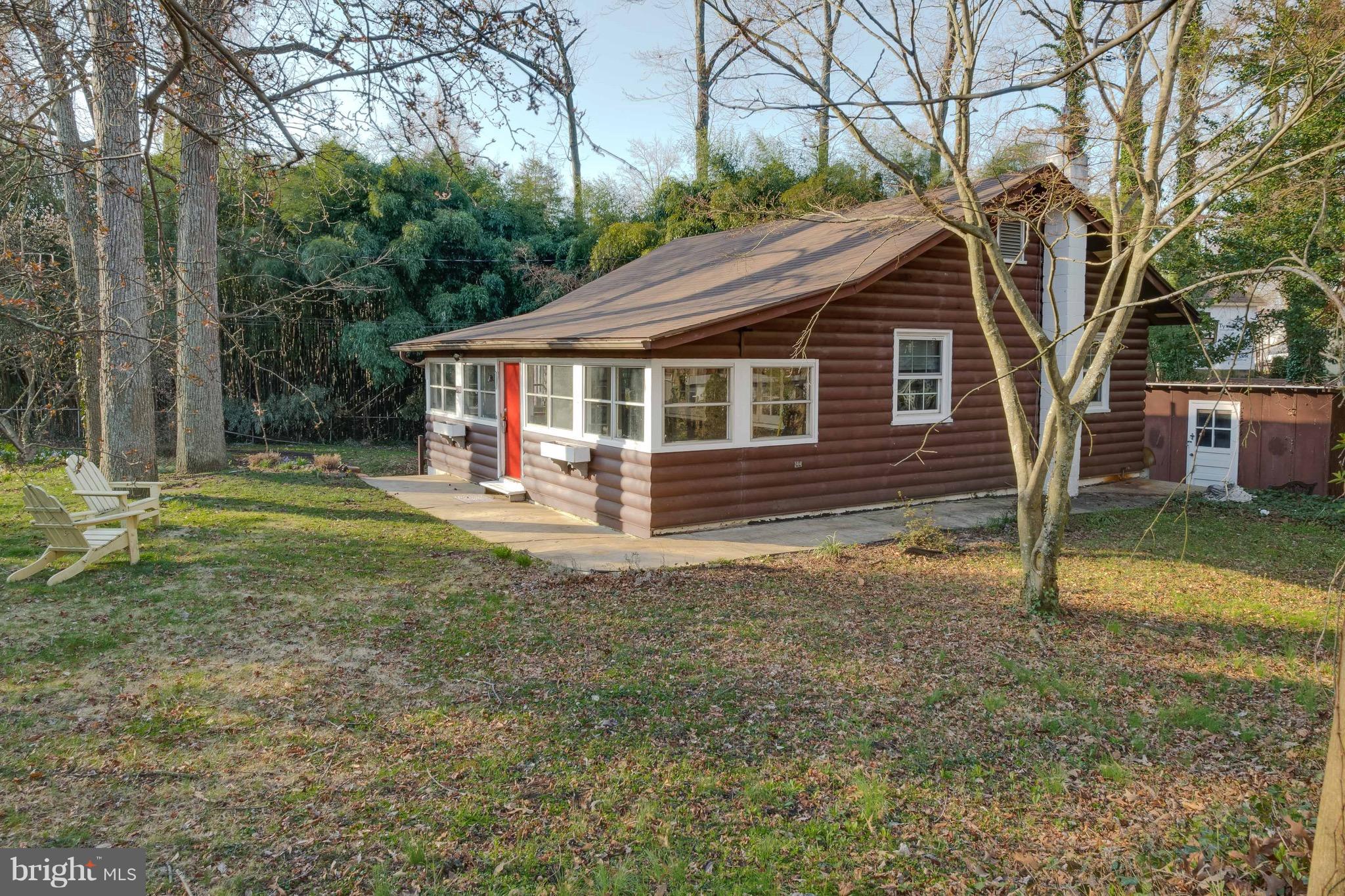 WOODLAND BEACH - Residential