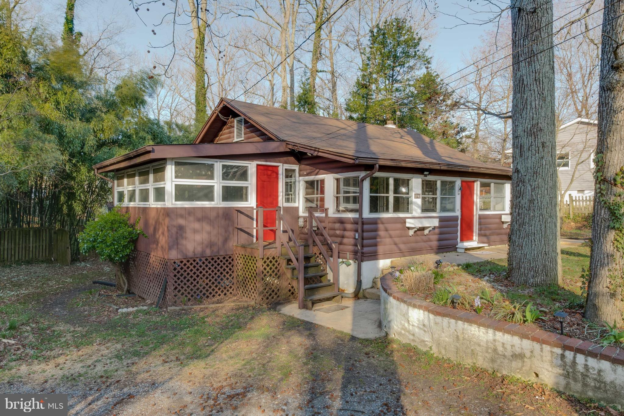 WOODLAND BEACH - Residential