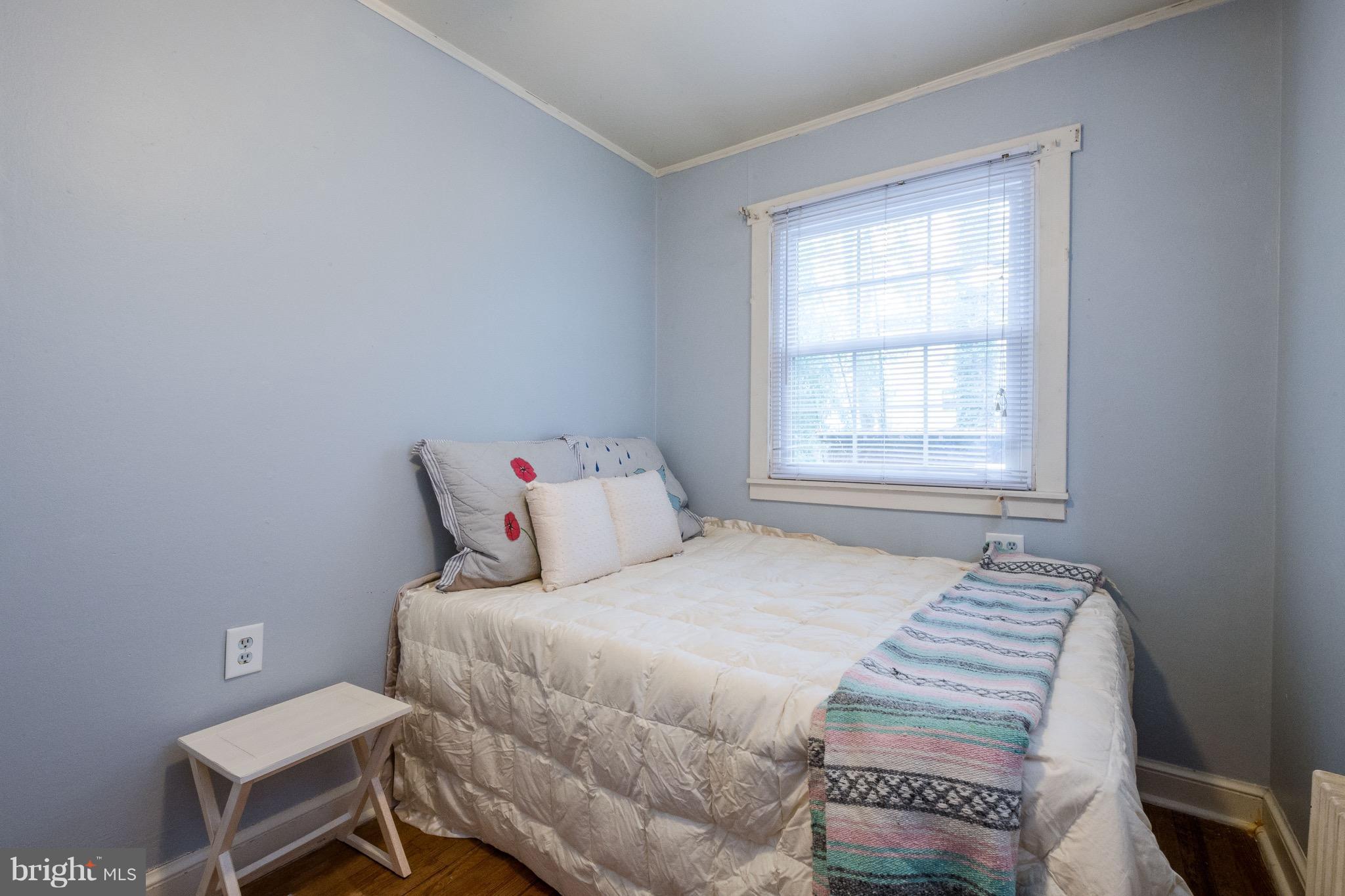 WOODLAND BEACH - Residential