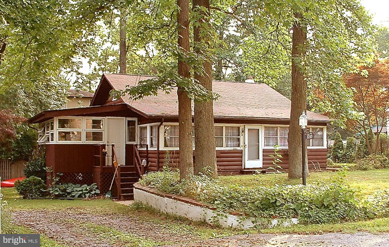 WOODLAND BEACH - Residential