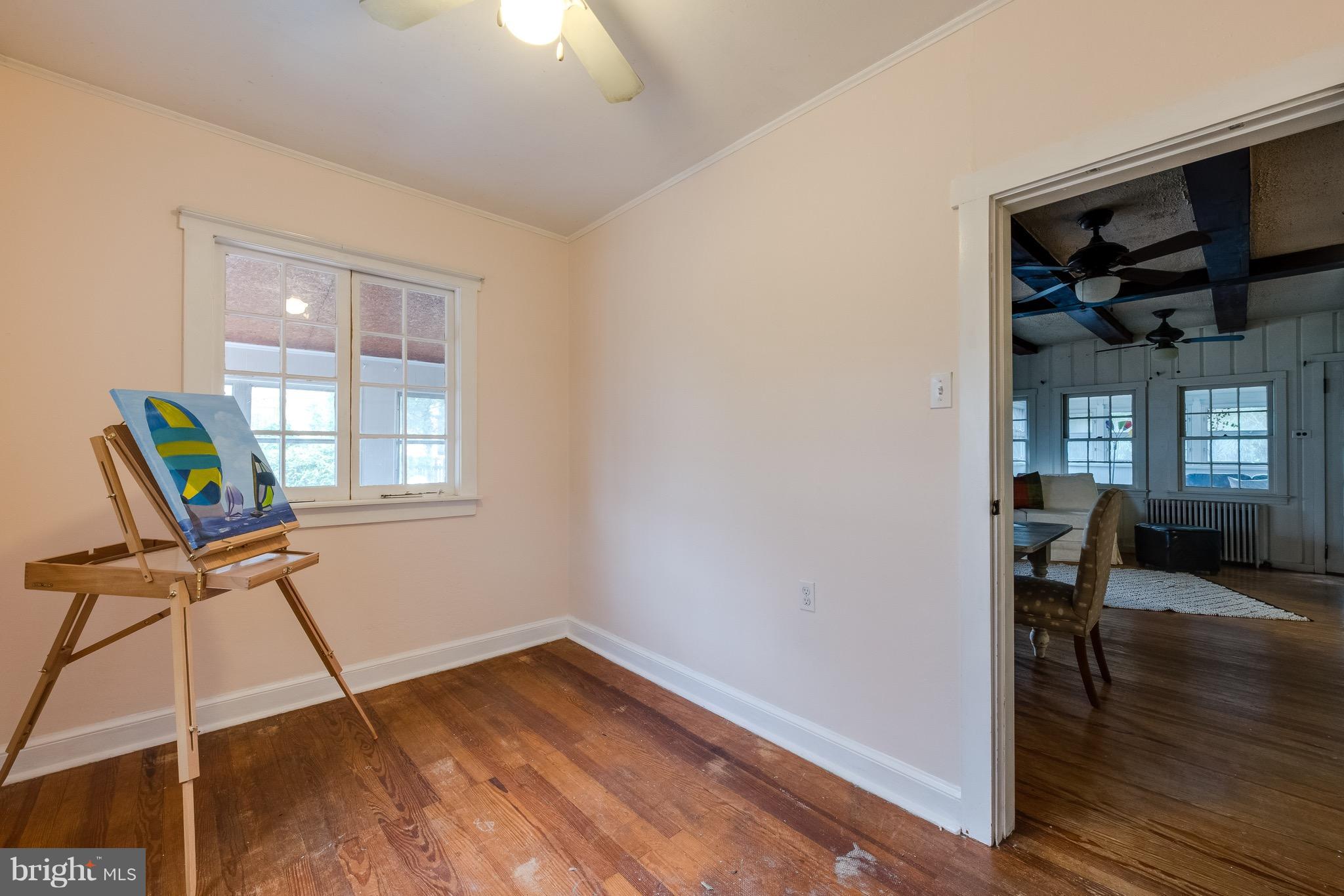 WOODLAND BEACH - Residential