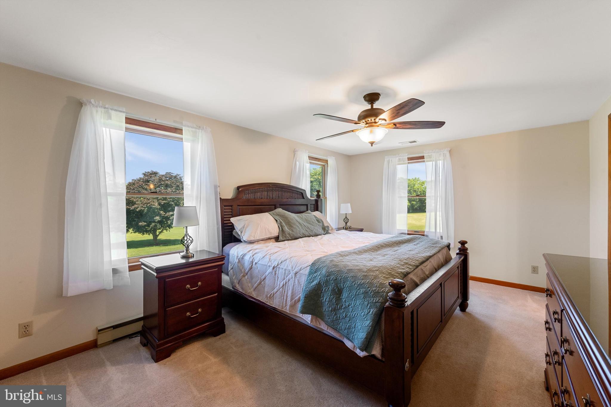 PEMBROKE GROVE - Residential