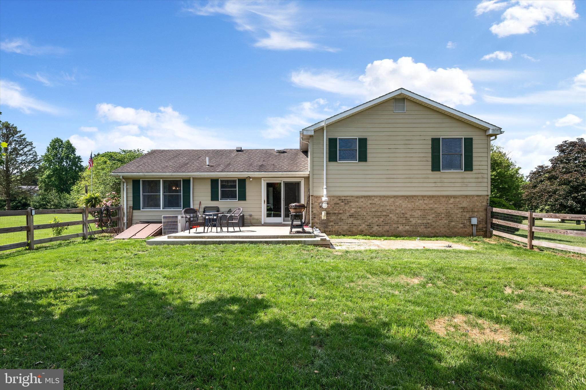 PEMBROKE GROVE - Residential