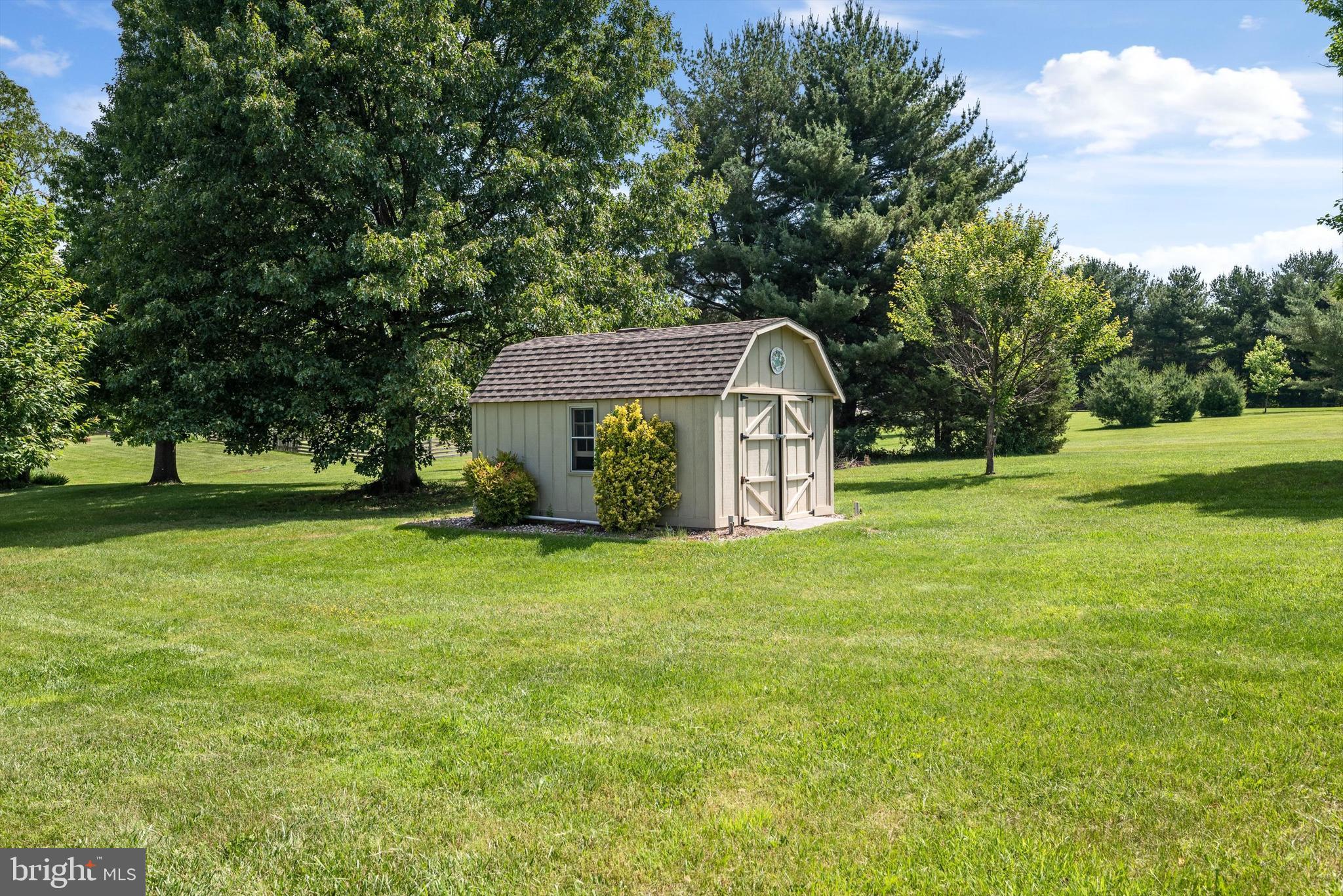 PEMBROKE GROVE - Residential