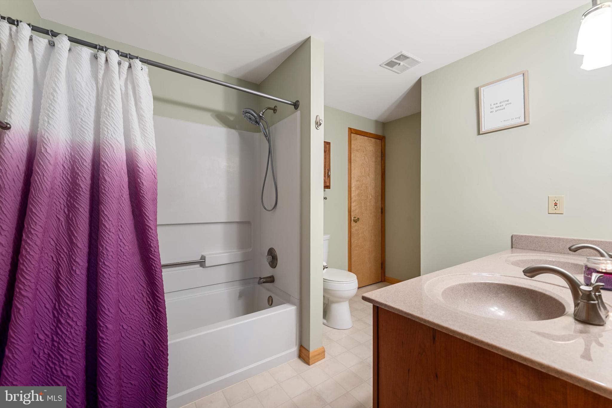 PEMBROKE GROVE - Residential