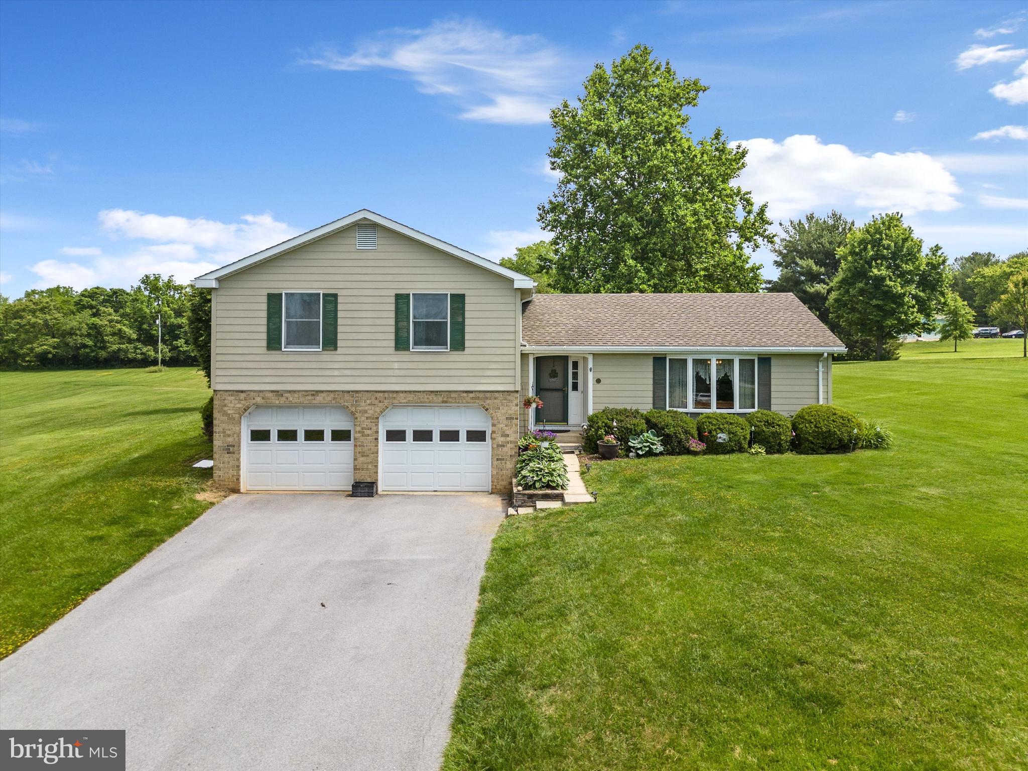 PEMBROKE GROVE - Residential