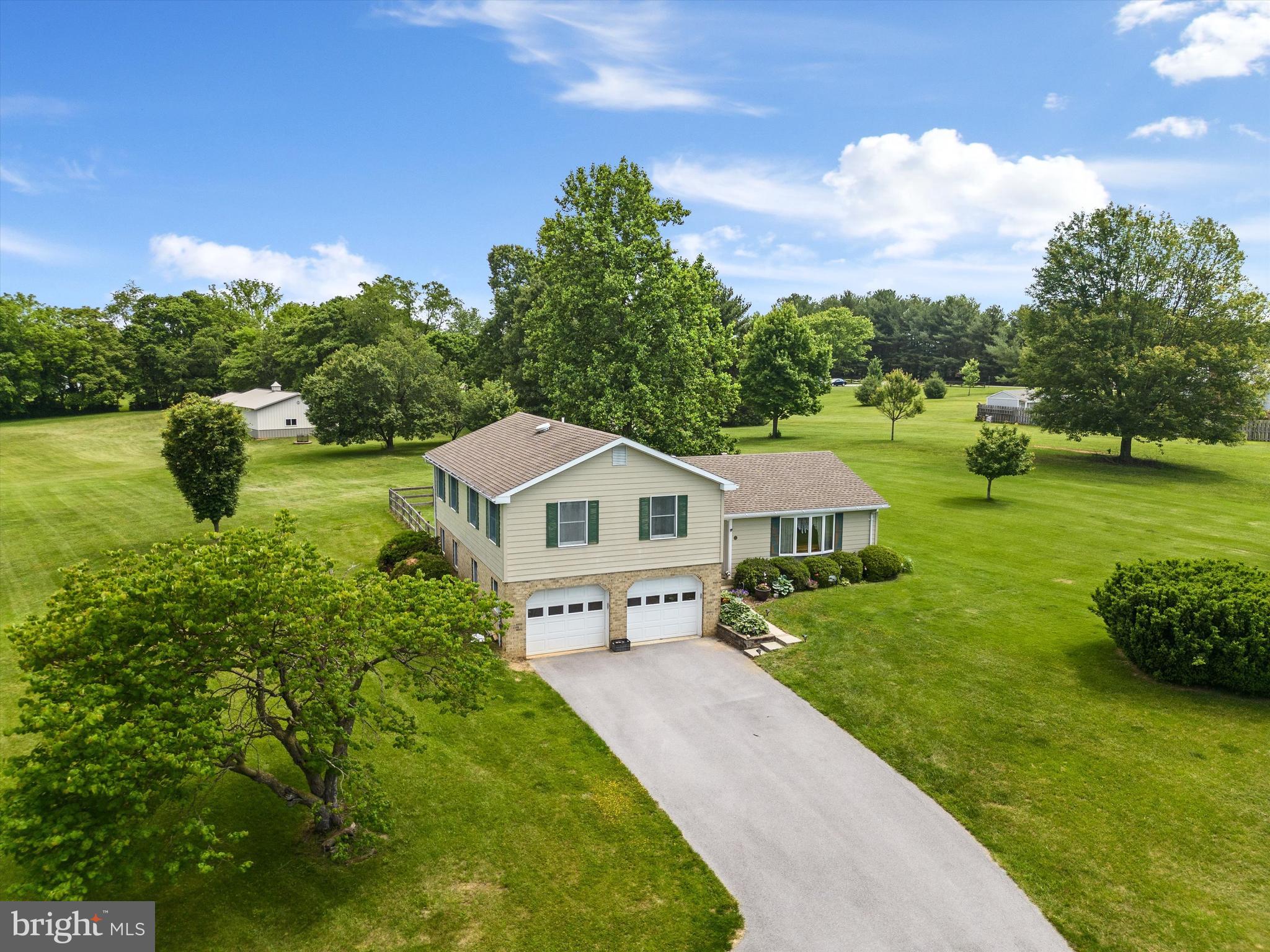 PEMBROKE GROVE - Residential