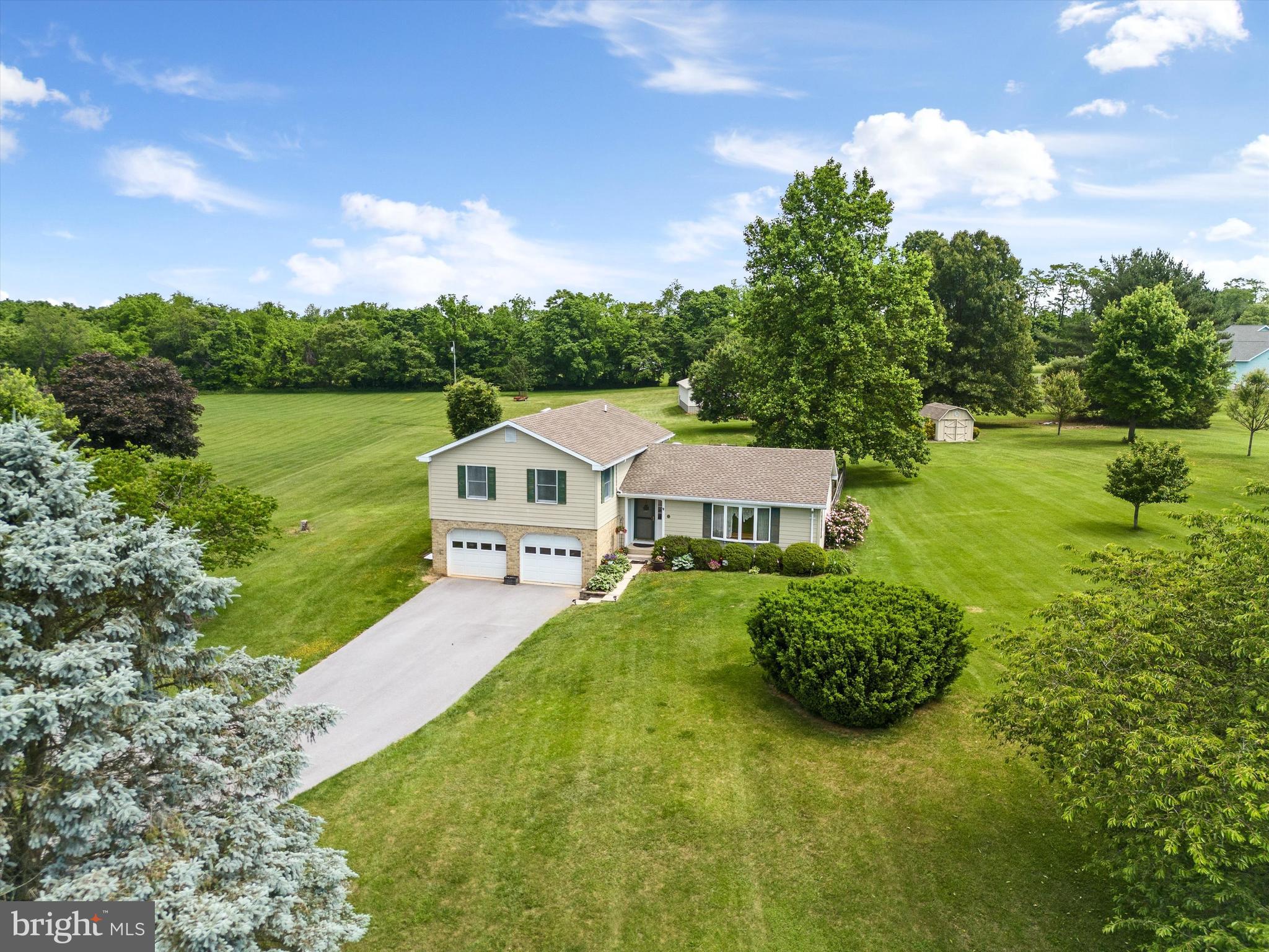 PEMBROKE GROVE - Residential