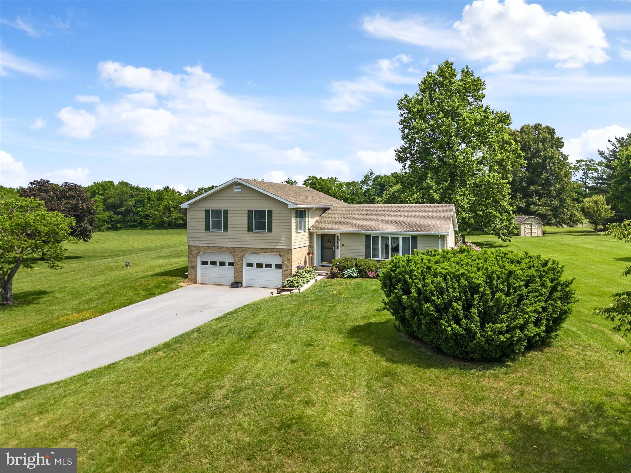 PEMBROKE GROVE - Residential