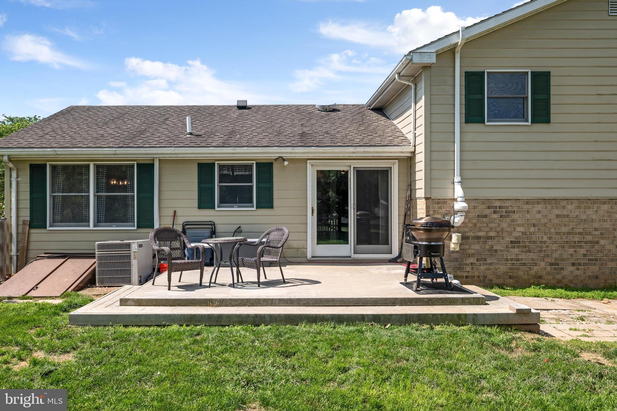 PEMBROKE GROVE - Residential