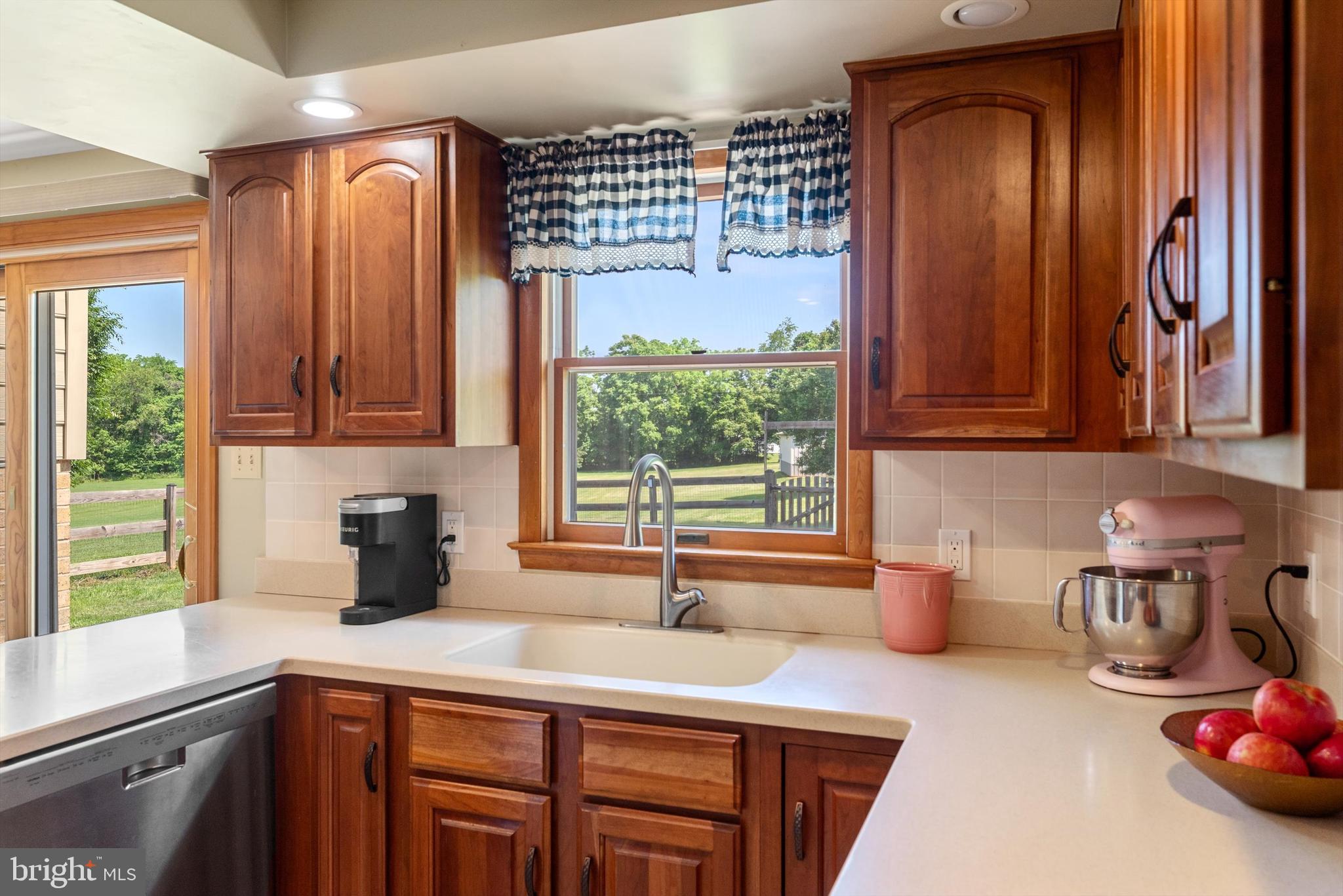 PEMBROKE GROVE - Residential