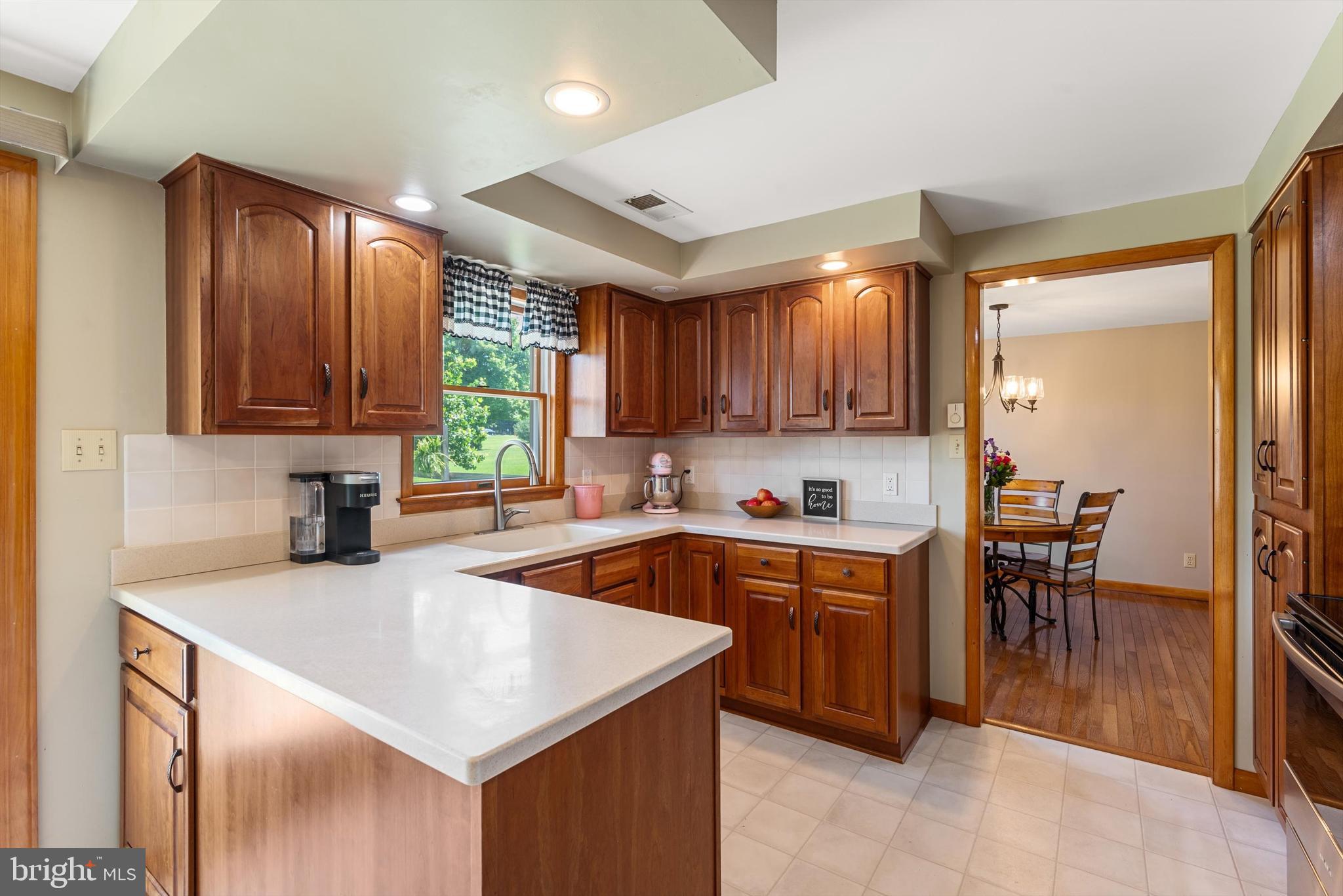 PEMBROKE GROVE - Residential