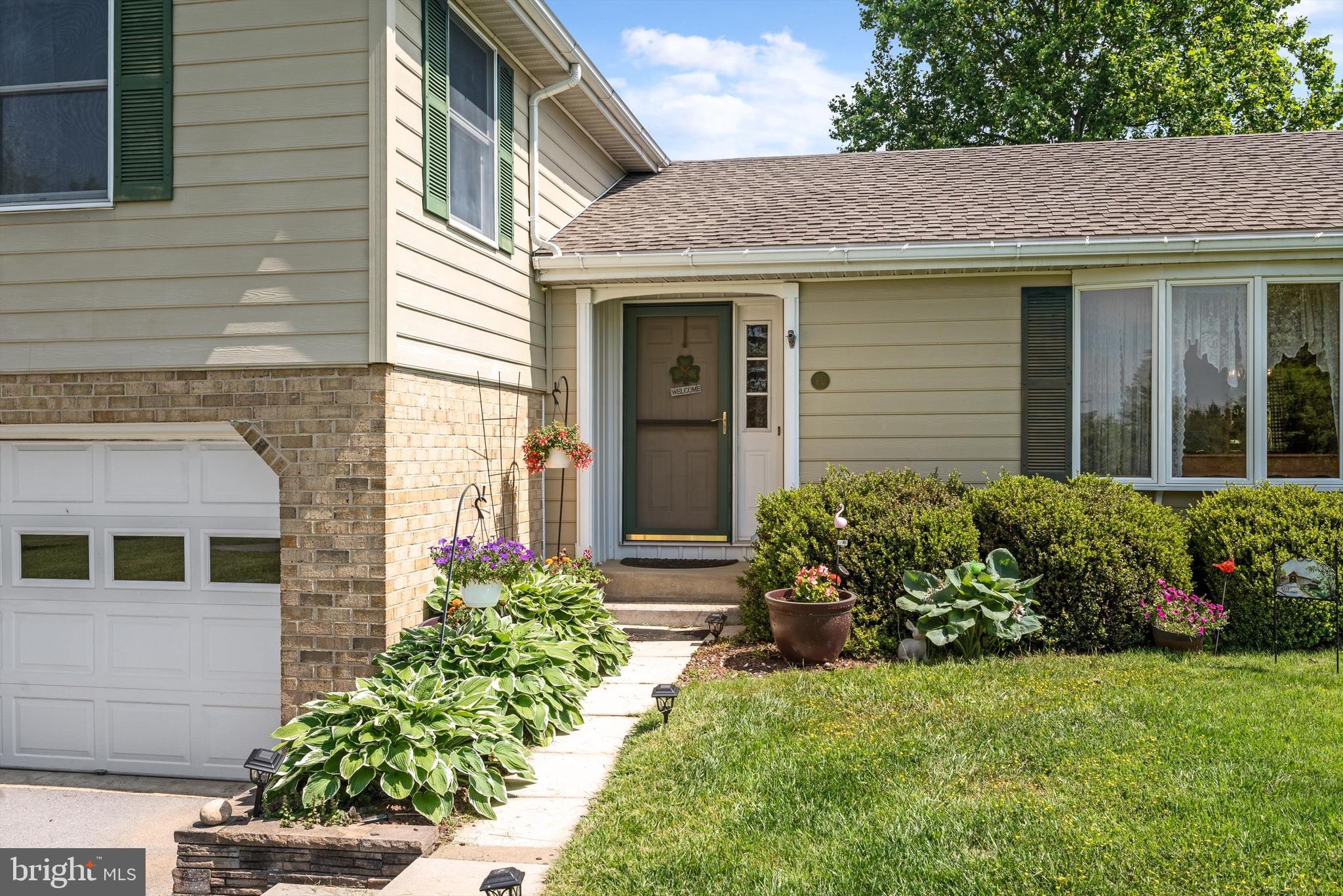 PEMBROKE GROVE - Residential