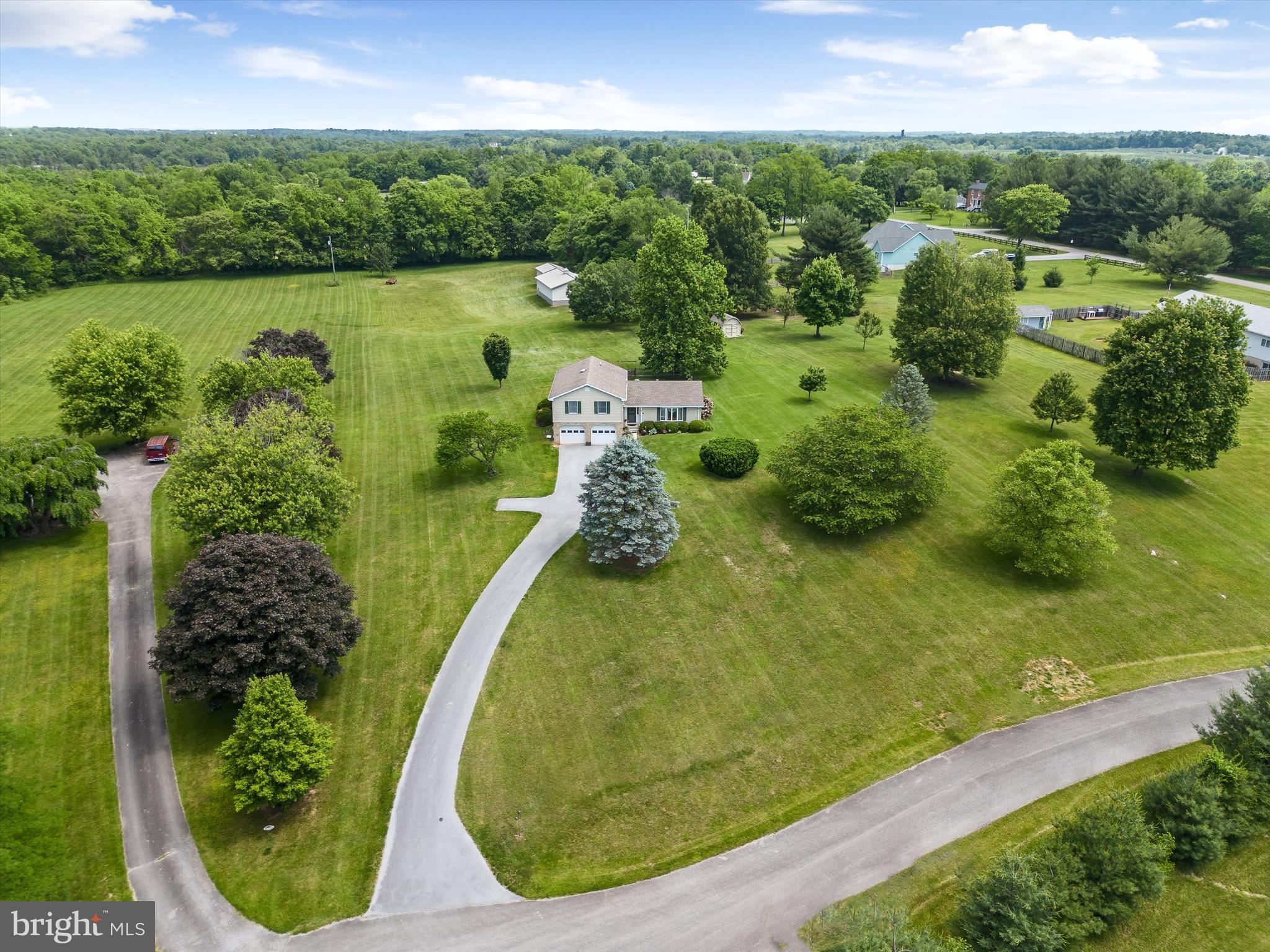 PEMBROKE GROVE - Residential