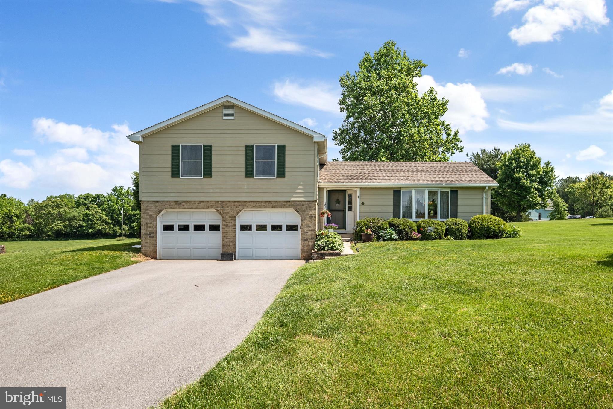 PEMBROKE GROVE - Residential