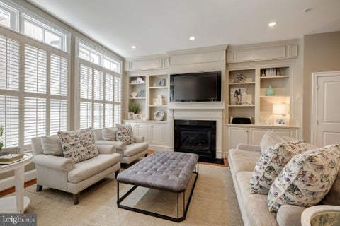Townhouse For Rent - 712 Bracey Lane<br/> Alexandria City County, ALEXANDRIA, VA 22314