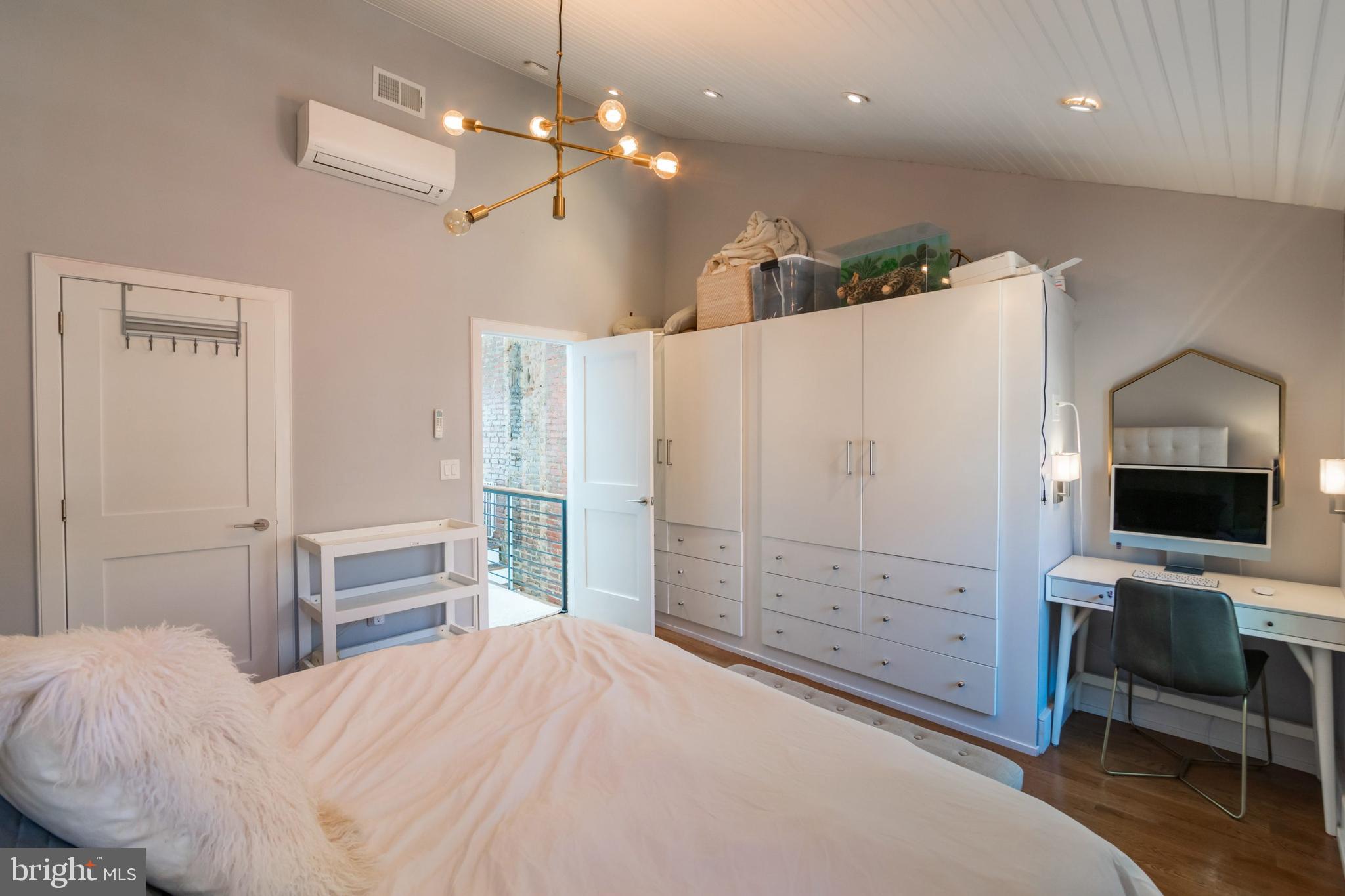 POINT BREEZE - Residential Lease