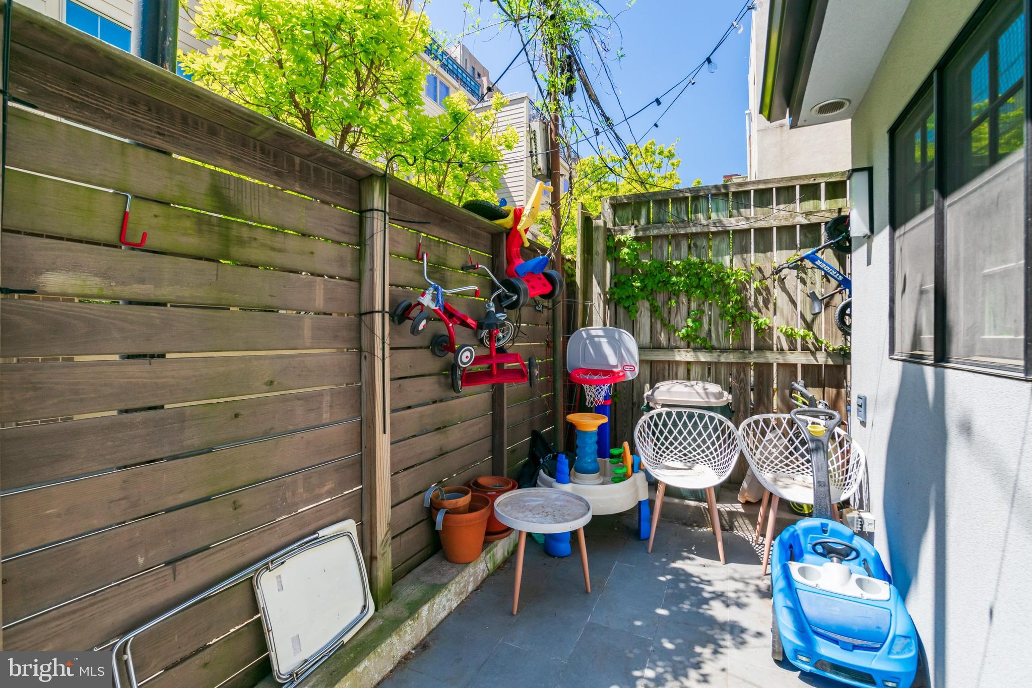 POINT BREEZE - Residential Lease