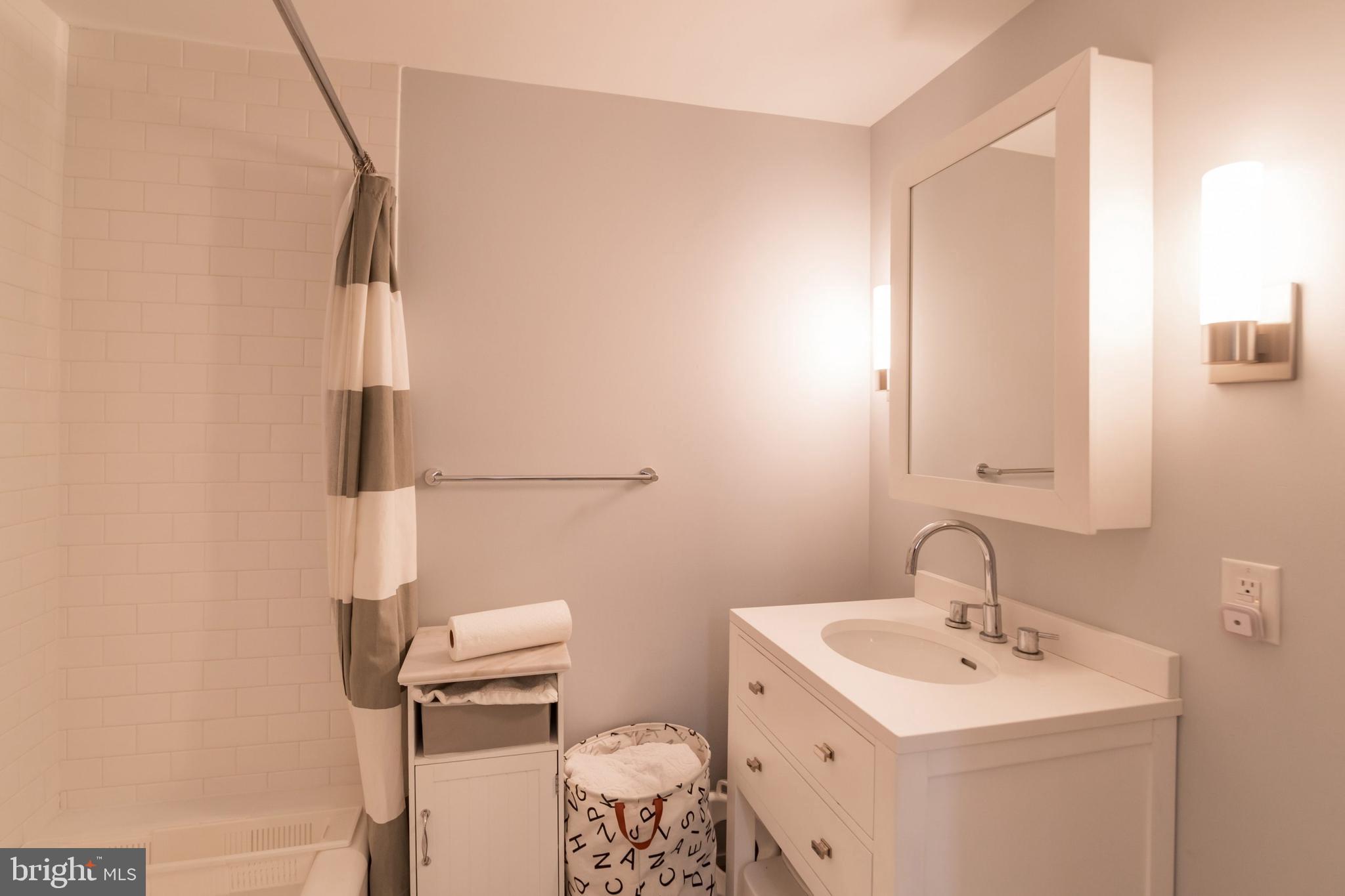 POINT BREEZE - Residential Lease