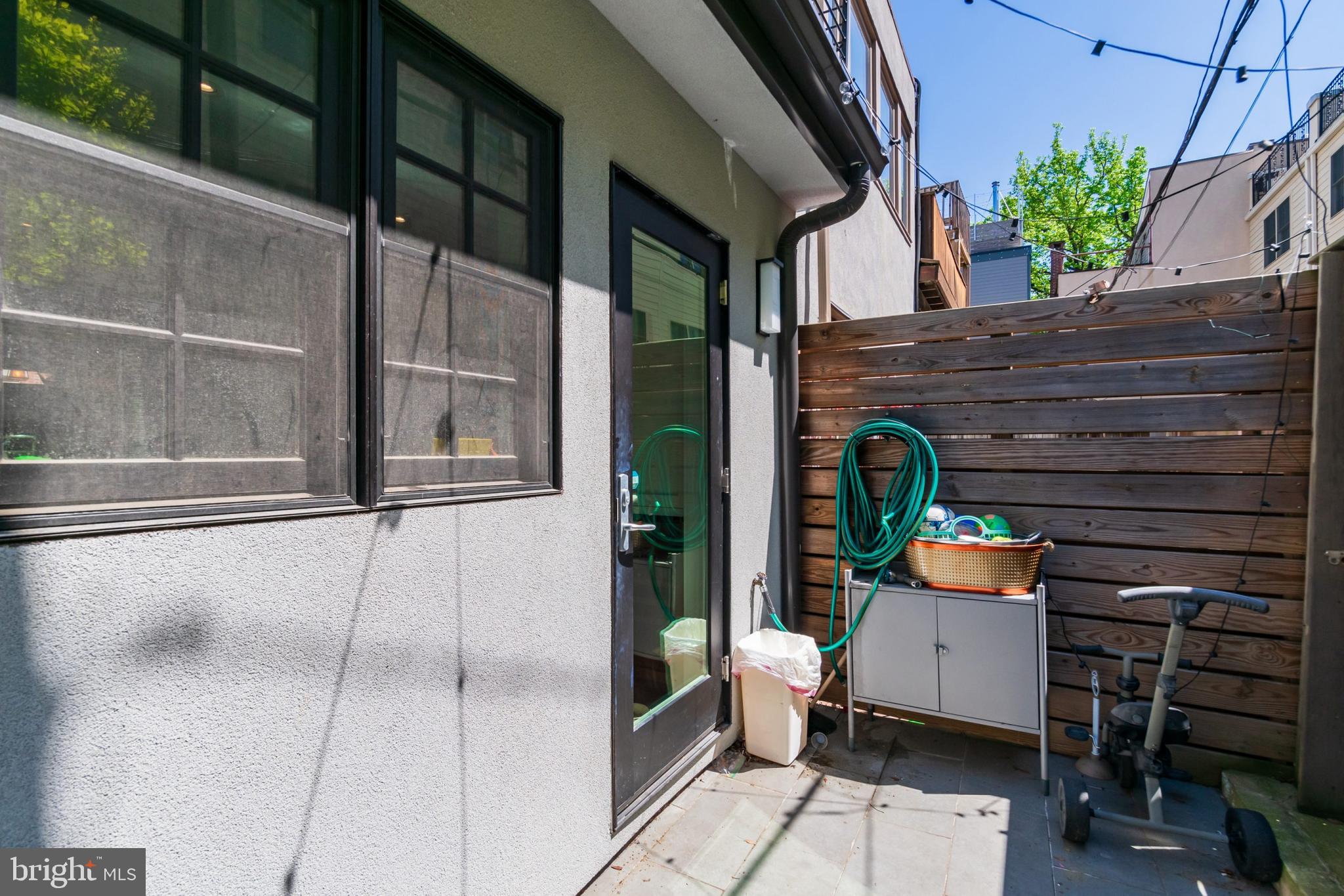 POINT BREEZE - Residential Lease