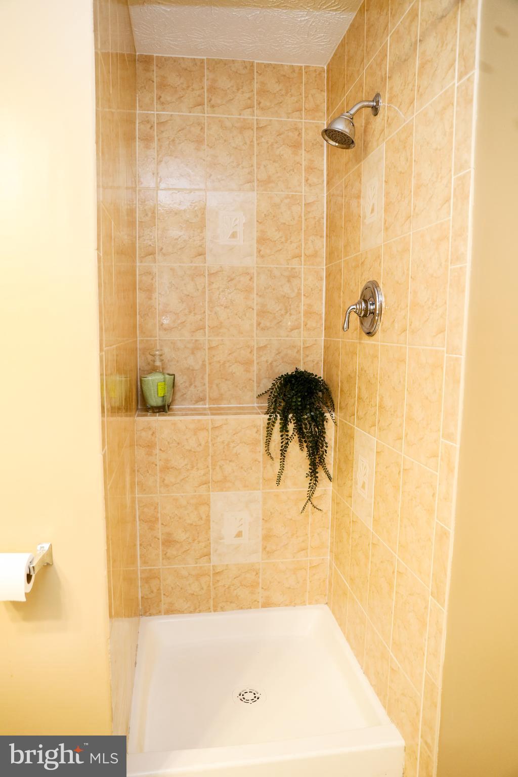 WEST OX CLUSTER - Residential Lease