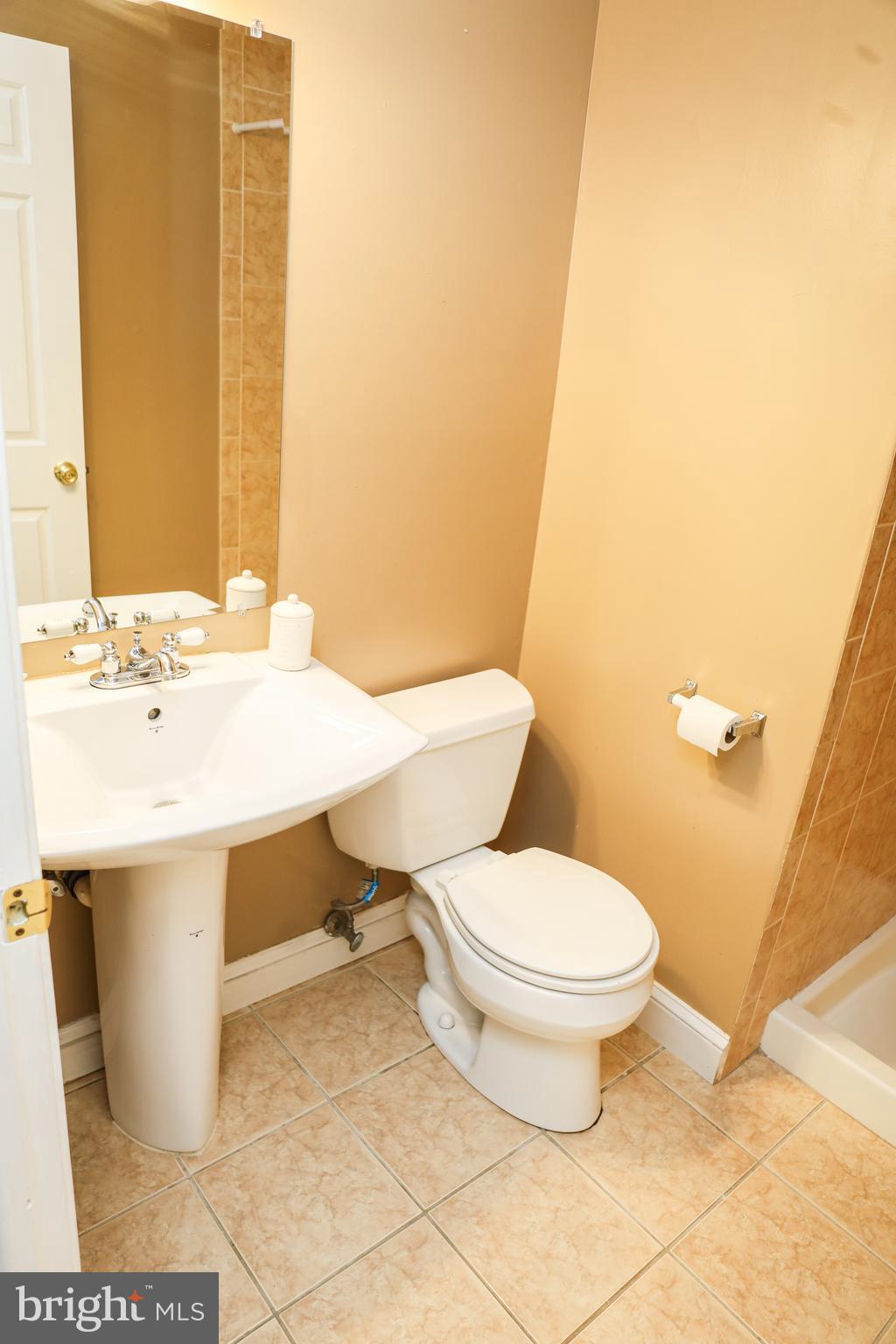 WEST OX CLUSTER - Residential Lease