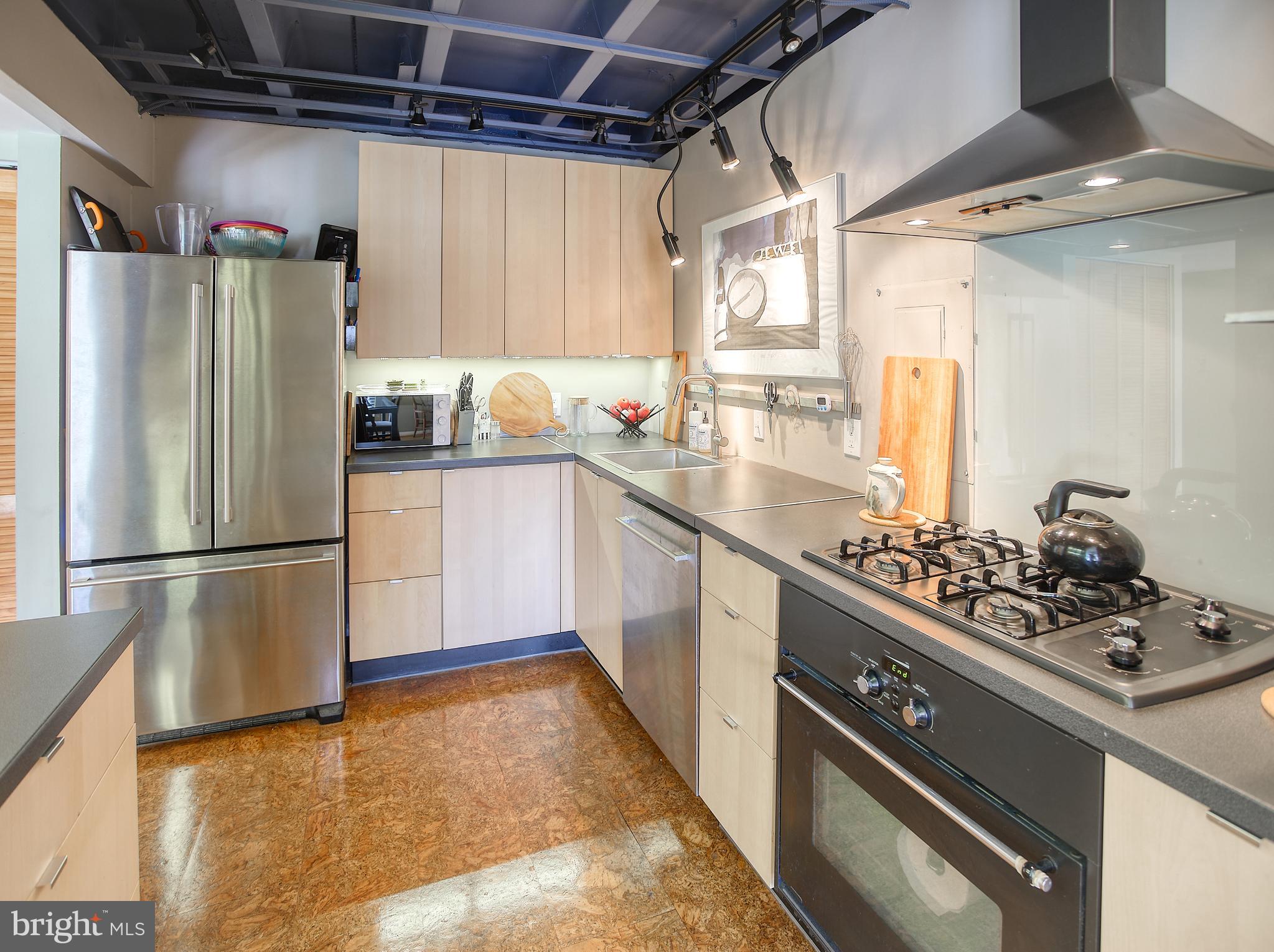 AMERICANA FINMARK - Residential