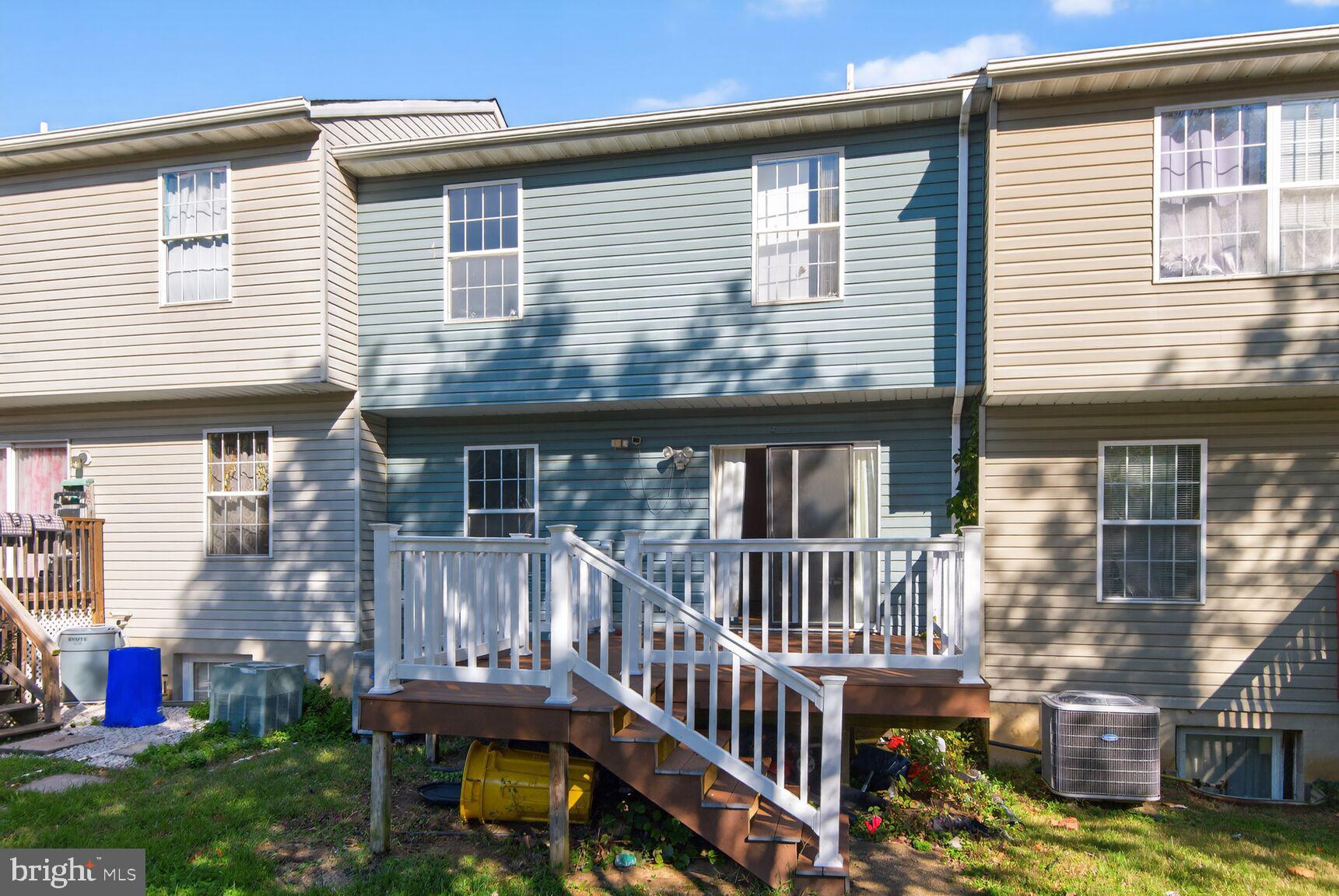 OXFORD LANDING - Residential