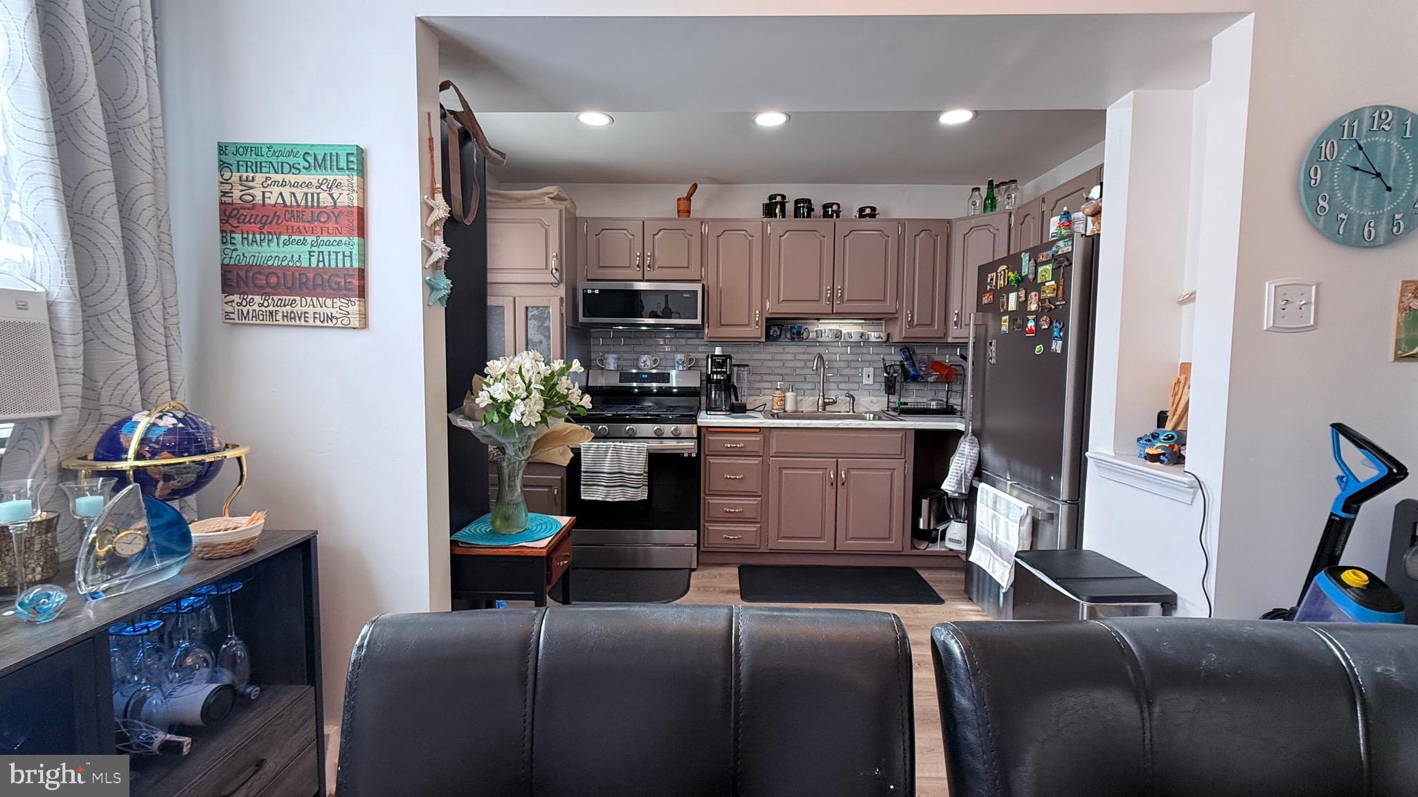 OXFORD CIRCLE - Residential