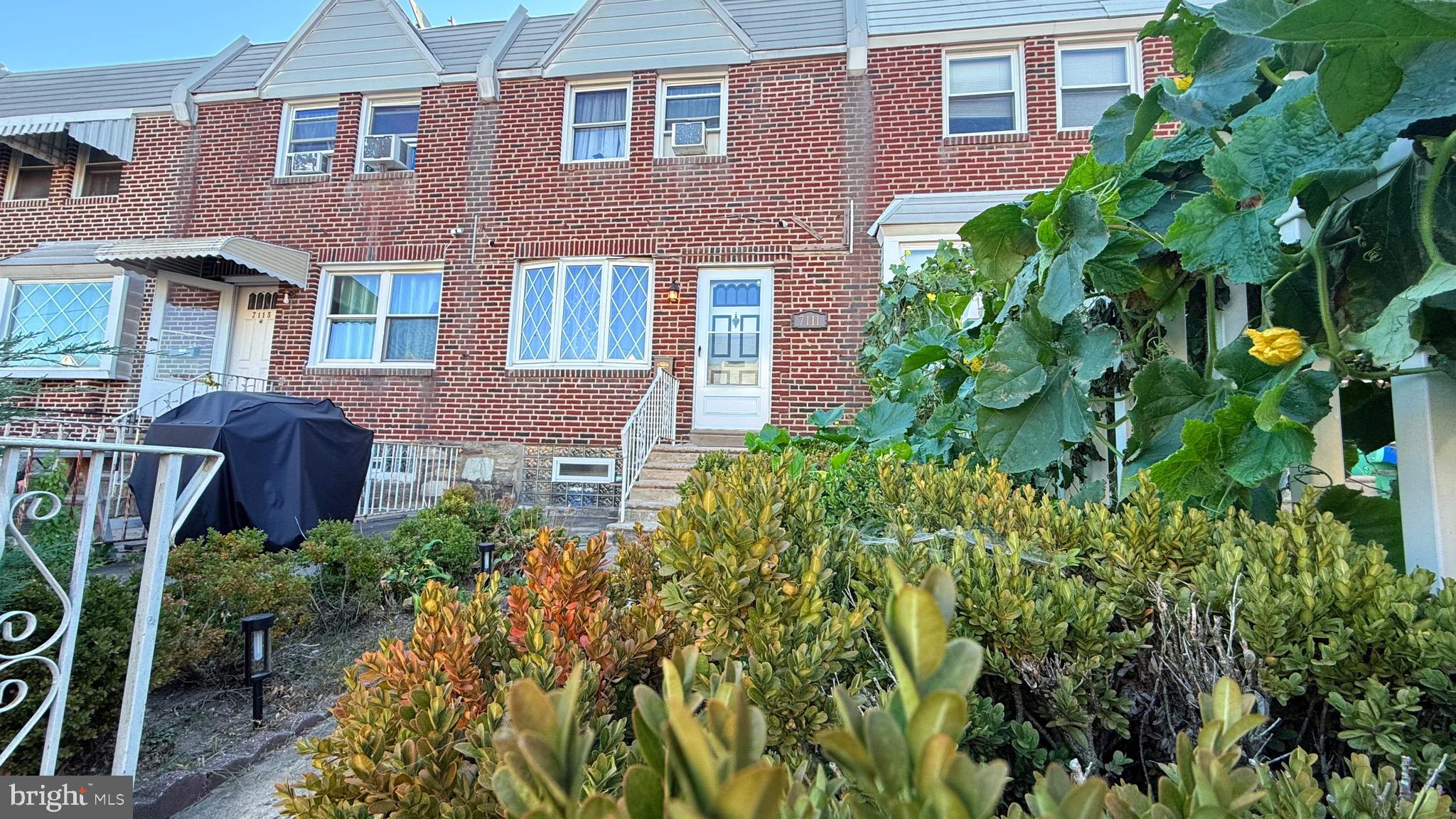 OXFORD CIRCLE - Residential