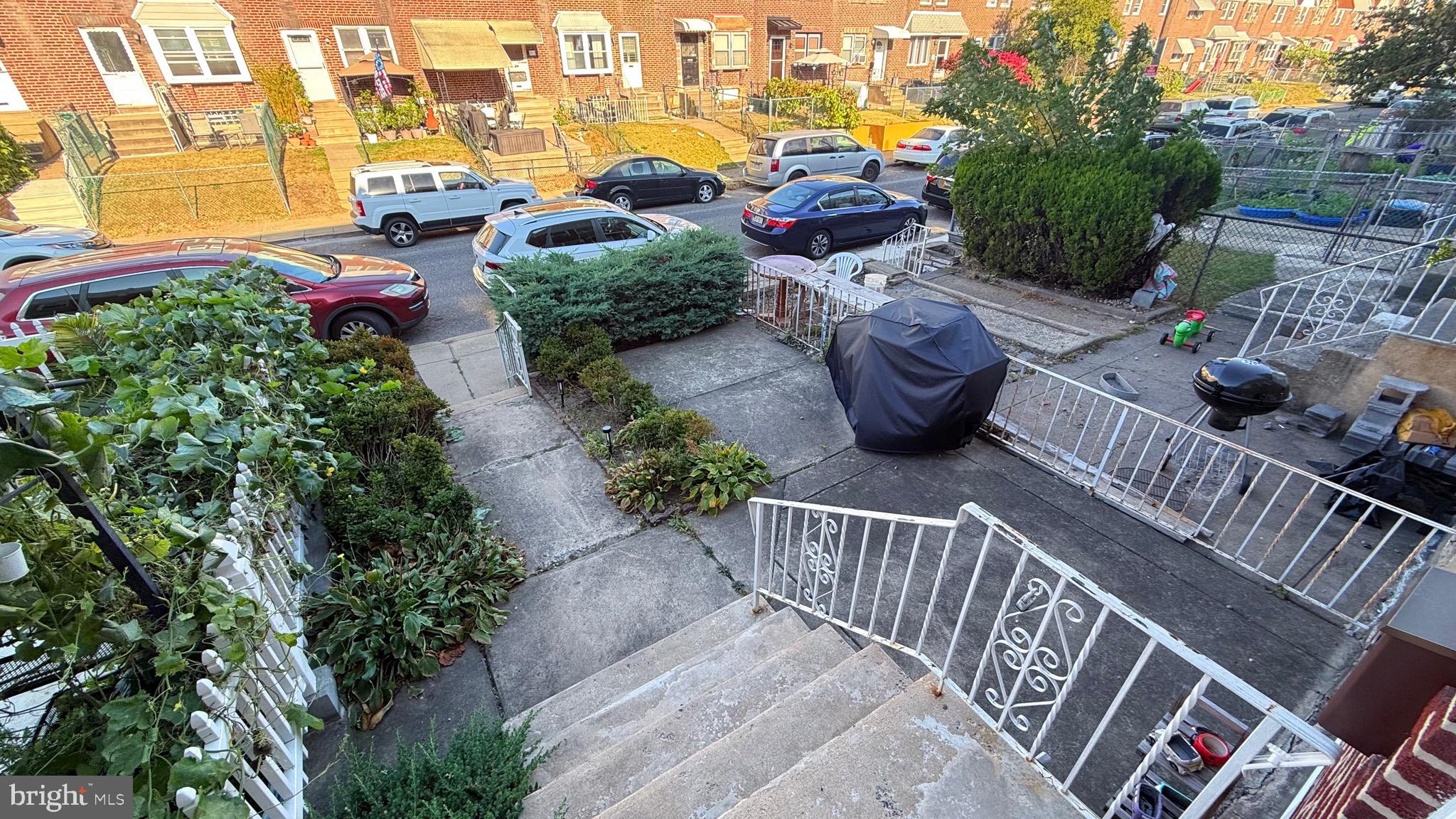 OXFORD CIRCLE - Residential