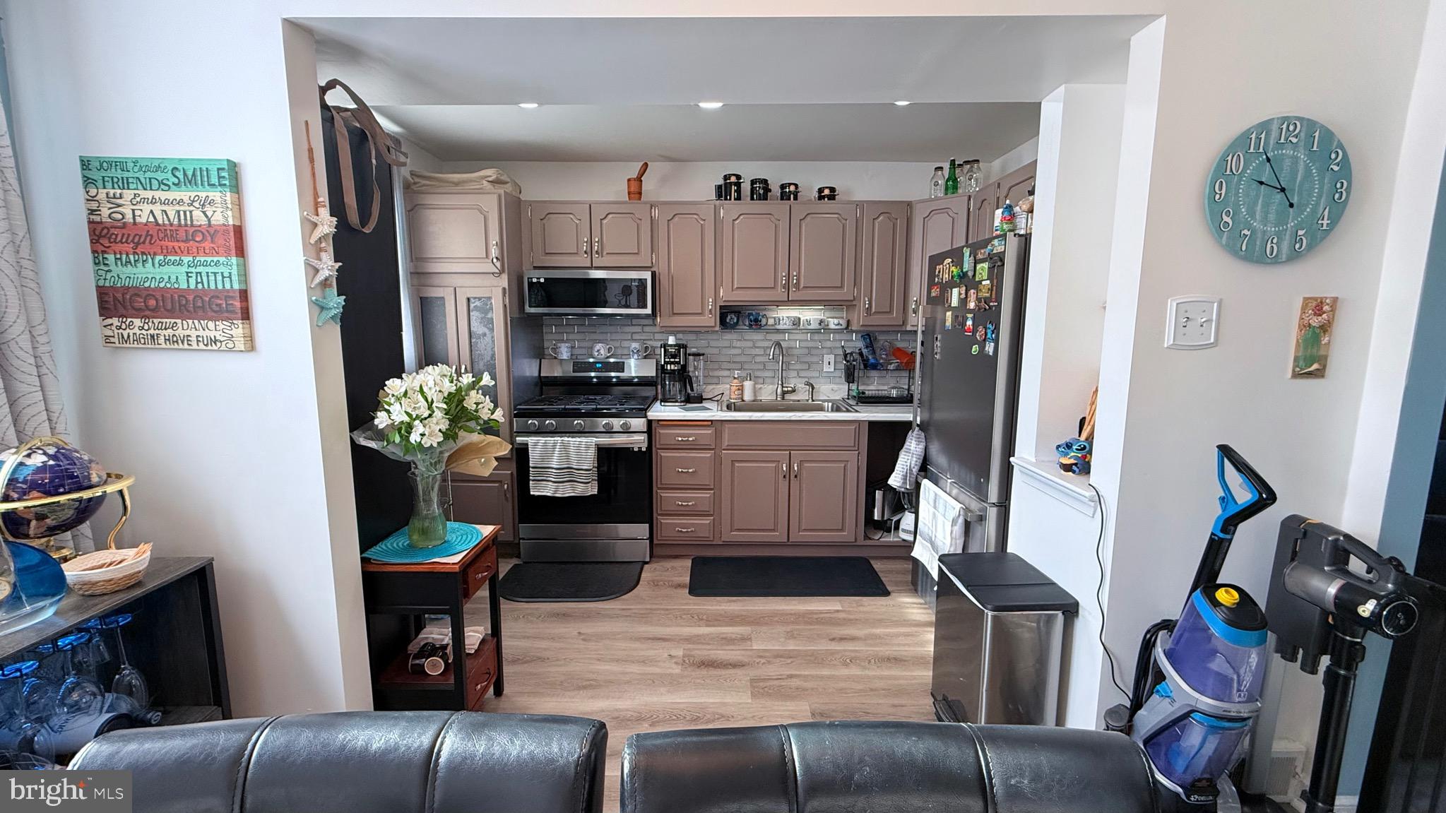 OXFORD CIRCLE - Residential