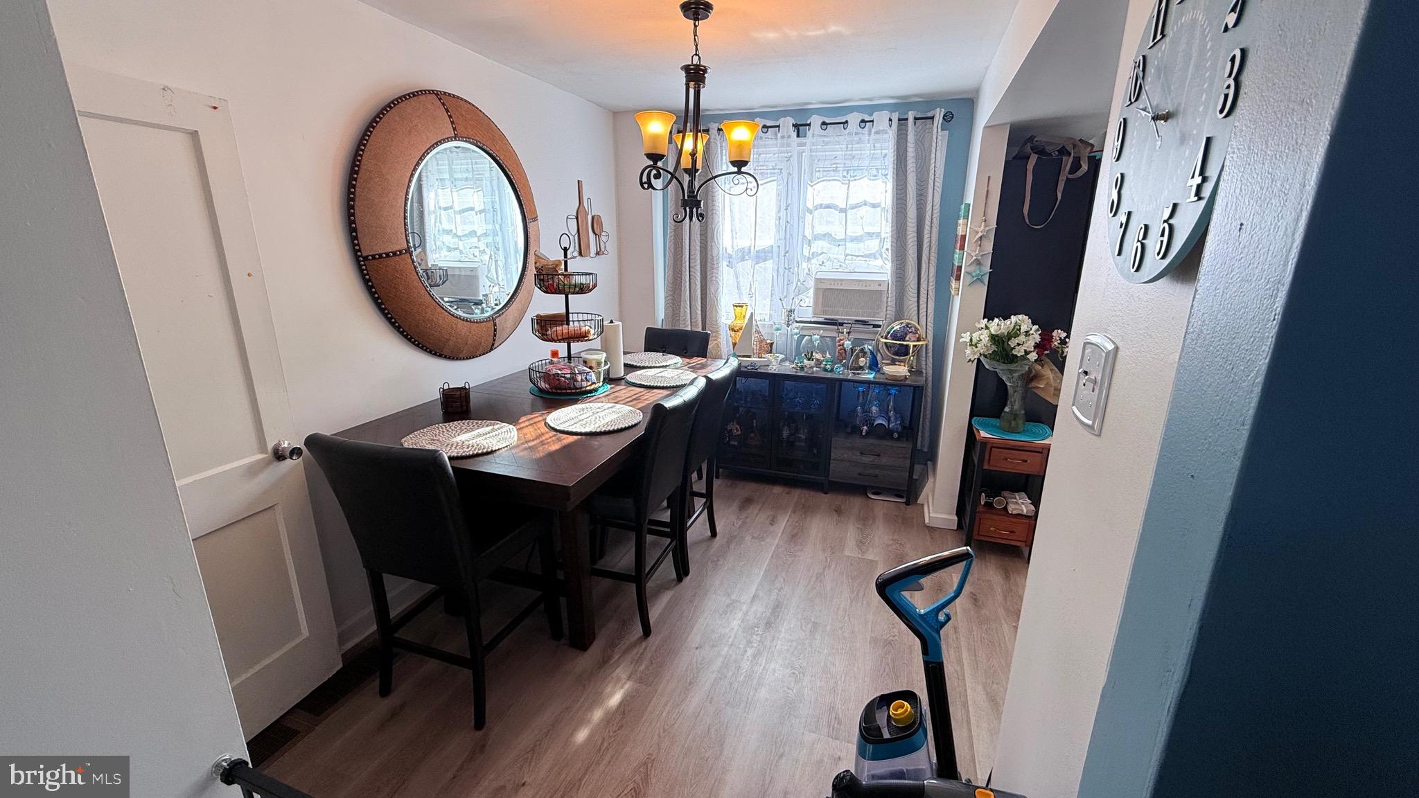 OXFORD CIRCLE - Residential