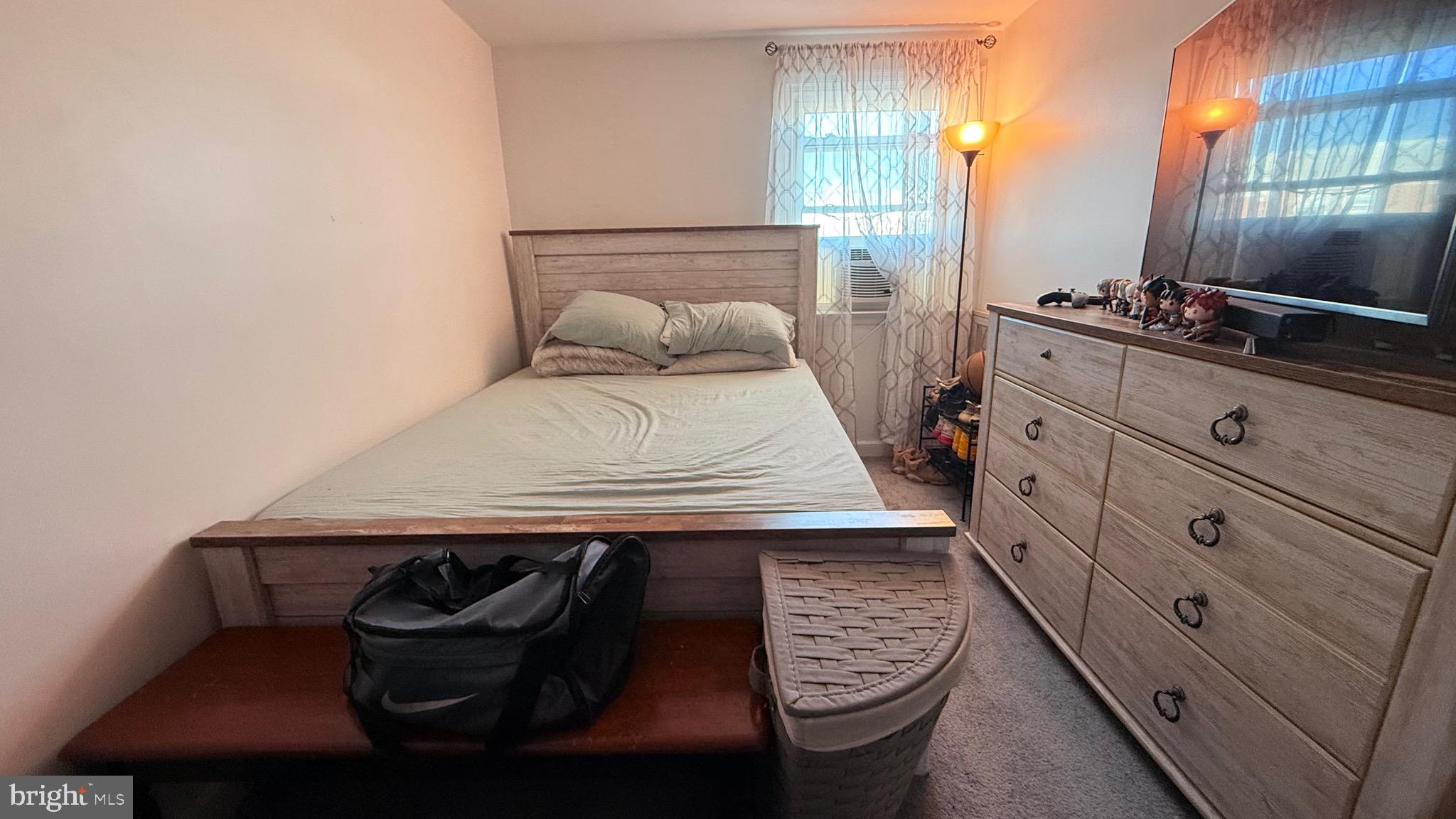 OXFORD CIRCLE - Residential