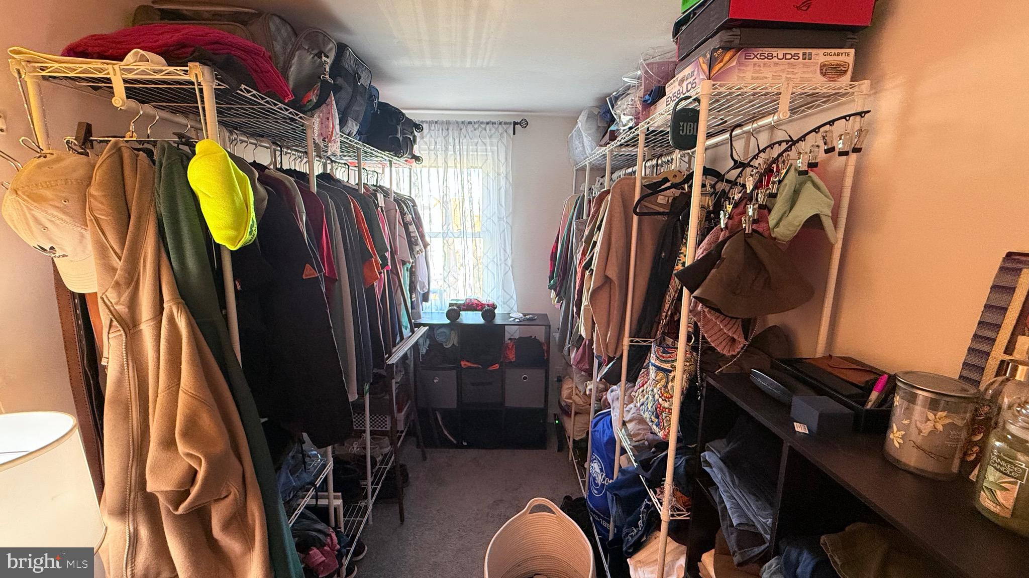 OXFORD CIRCLE - Residential