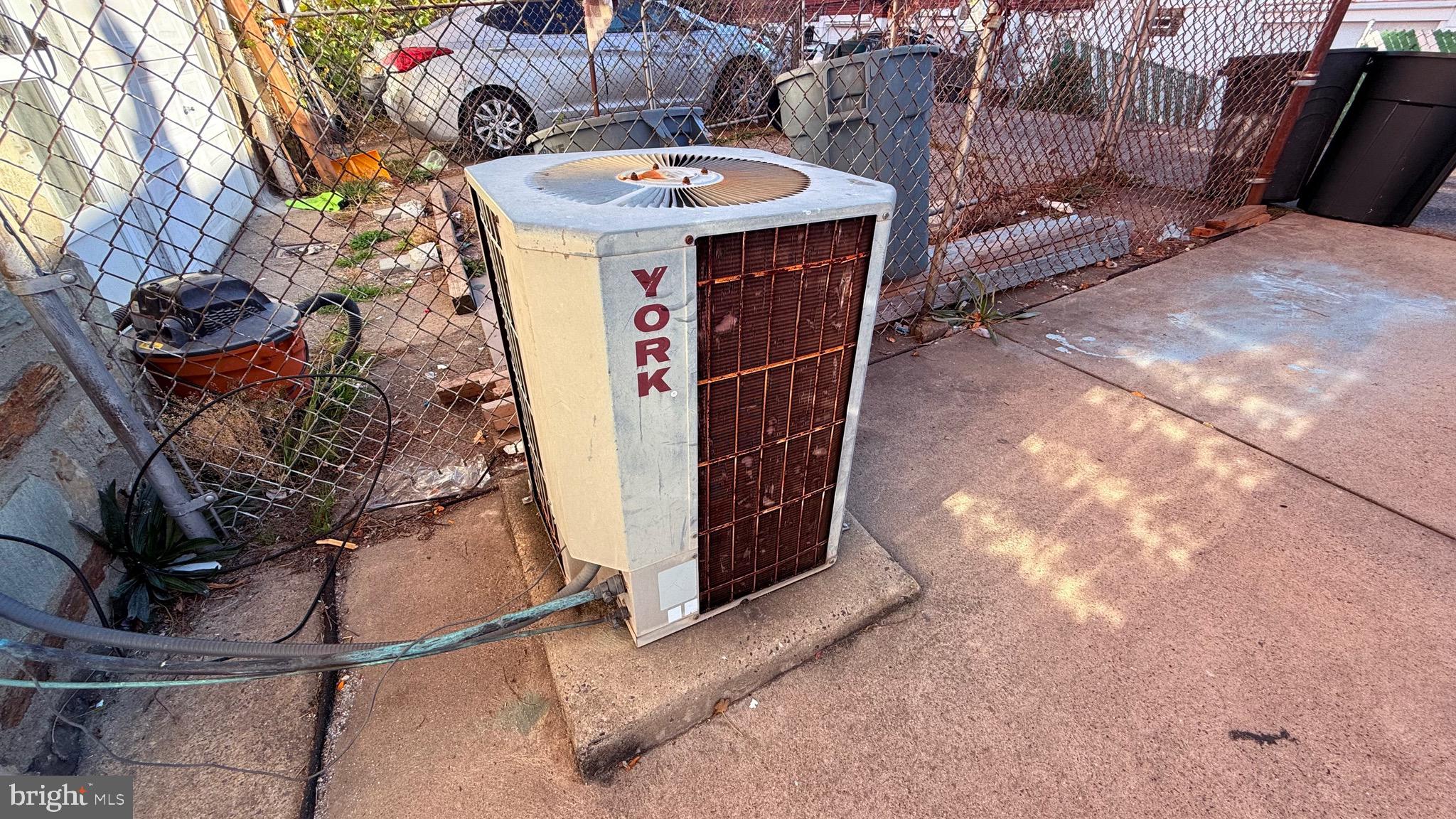 OXFORD CIRCLE - Residential