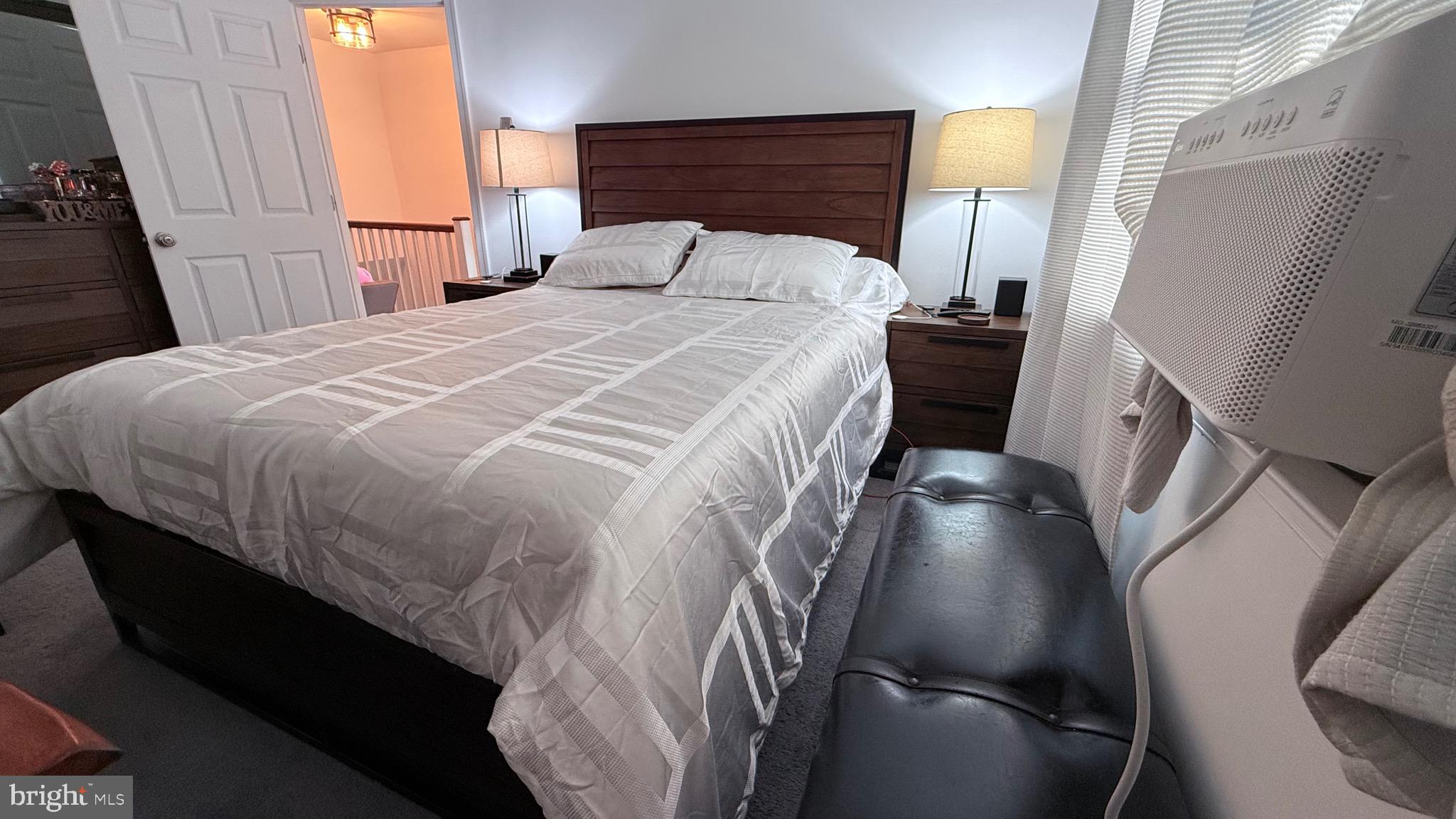 OXFORD CIRCLE - Residential