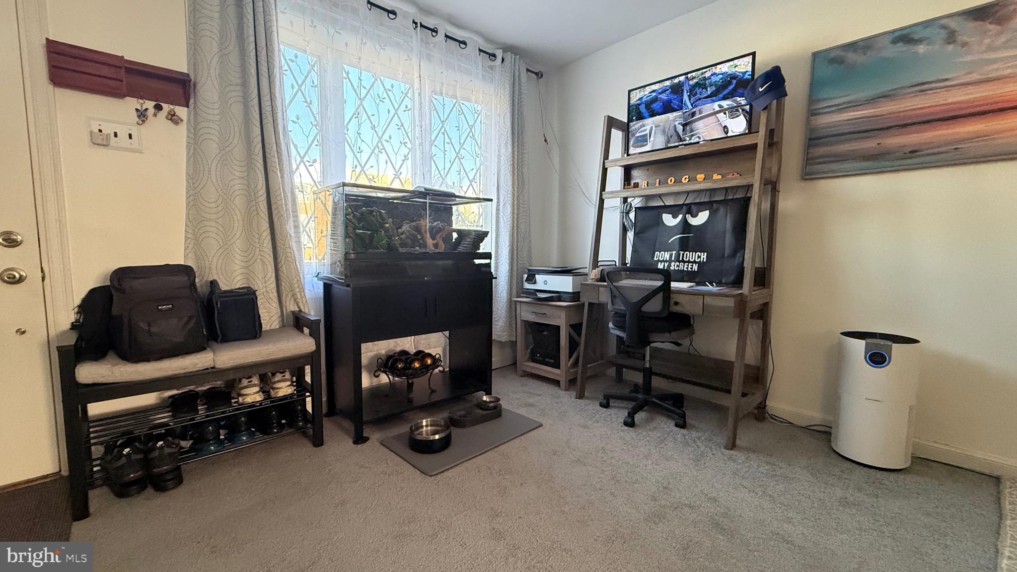 OXFORD CIRCLE - Residential