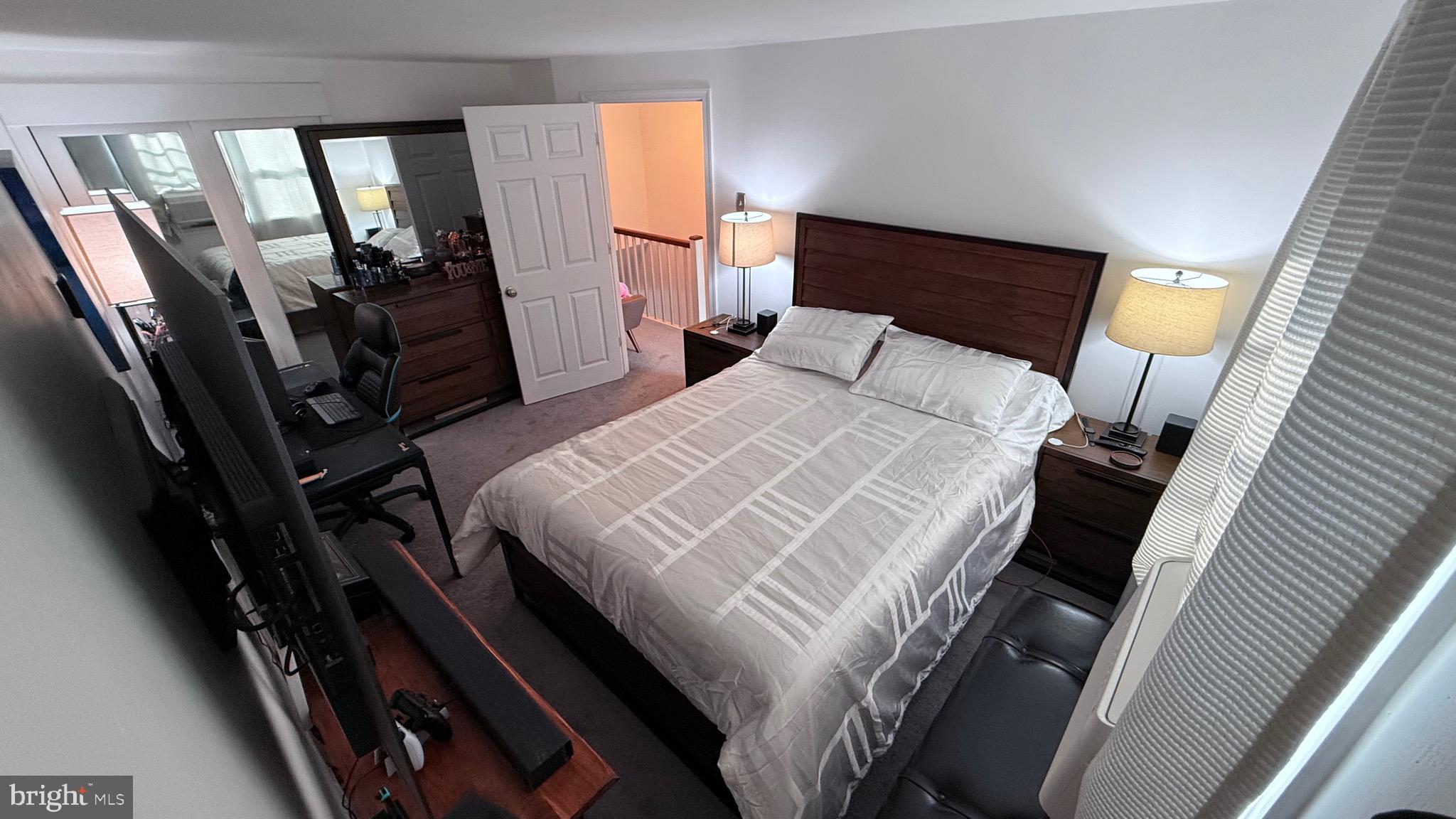 OXFORD CIRCLE - Residential